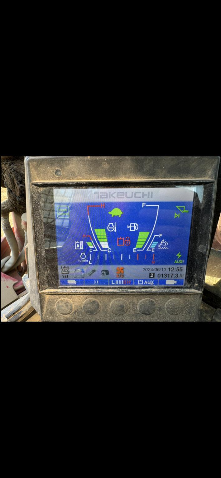 2022 Takeuchi TL12V2 Image