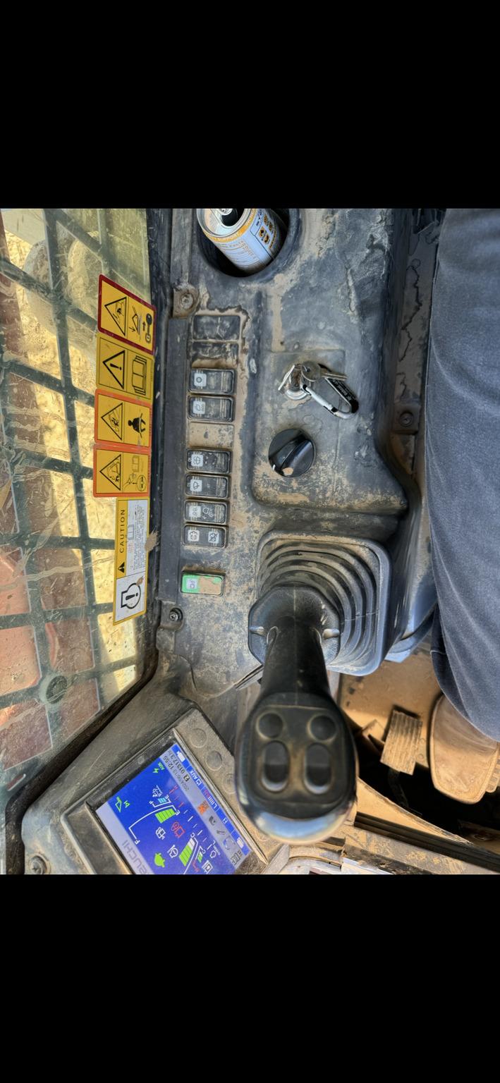 2022 Takeuchi TL12V2 Image
