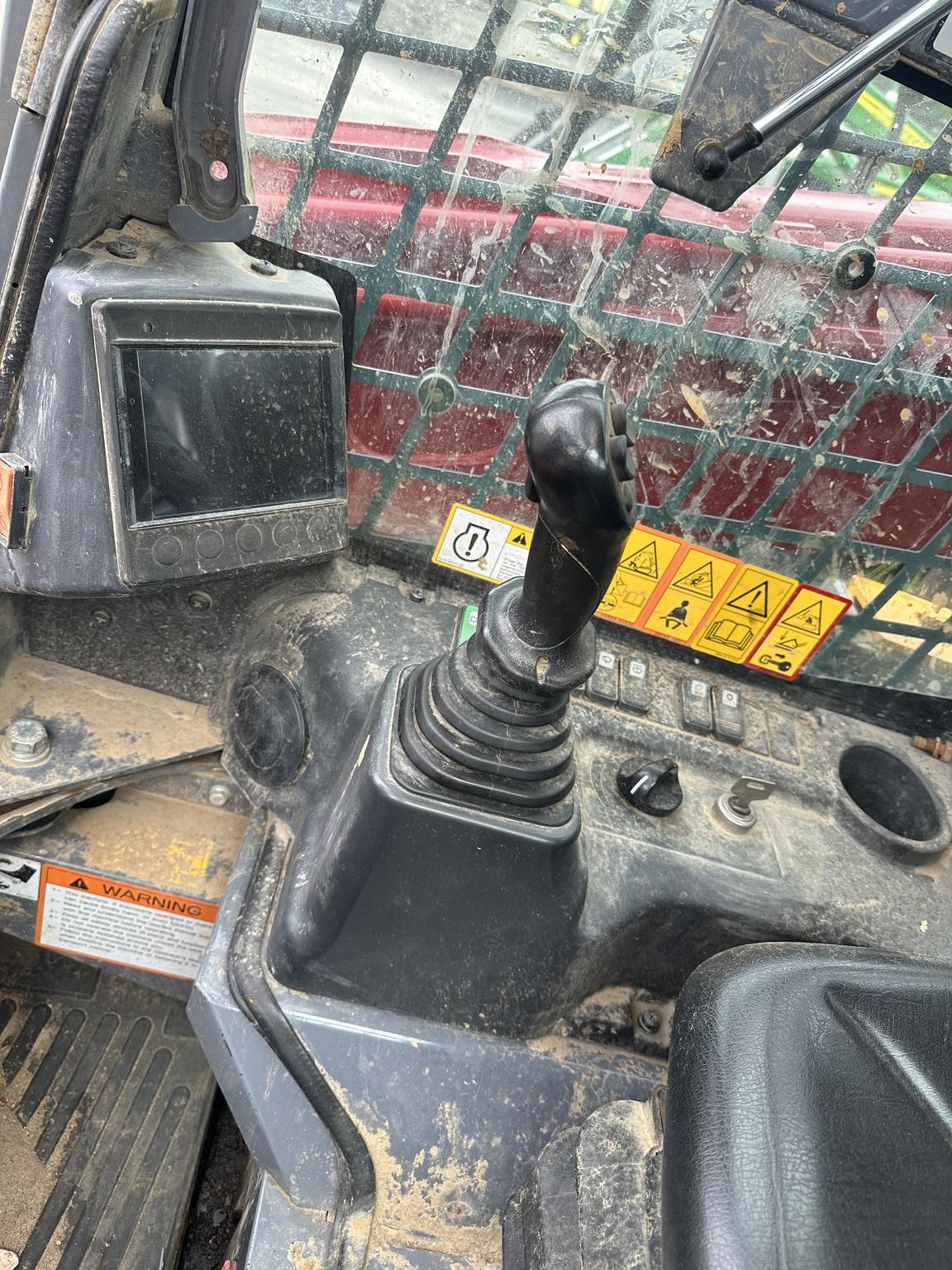 2022 Takeuchi TL12V2 Image