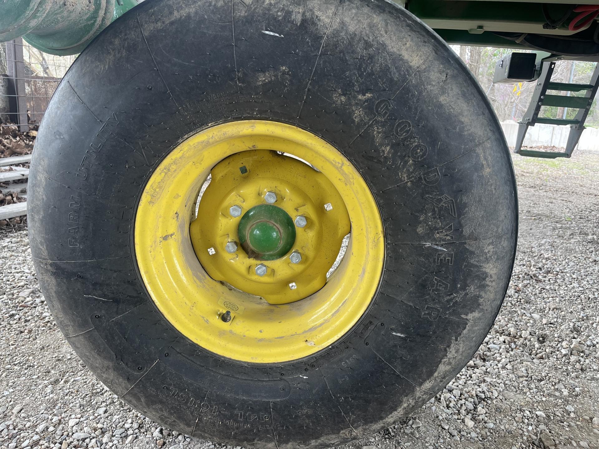 2023 John Deere W235M Image
