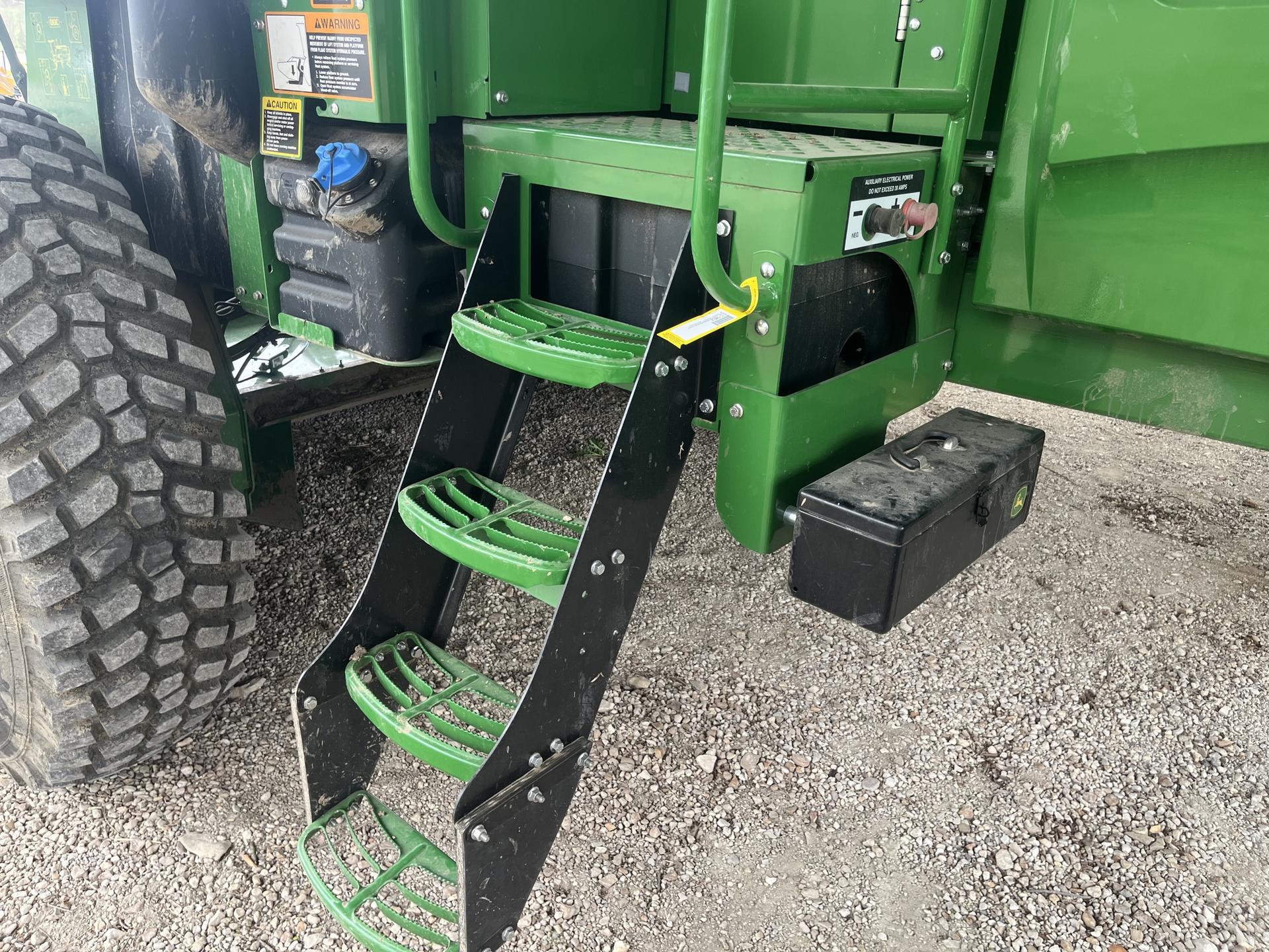 2023 John Deere W235M Image