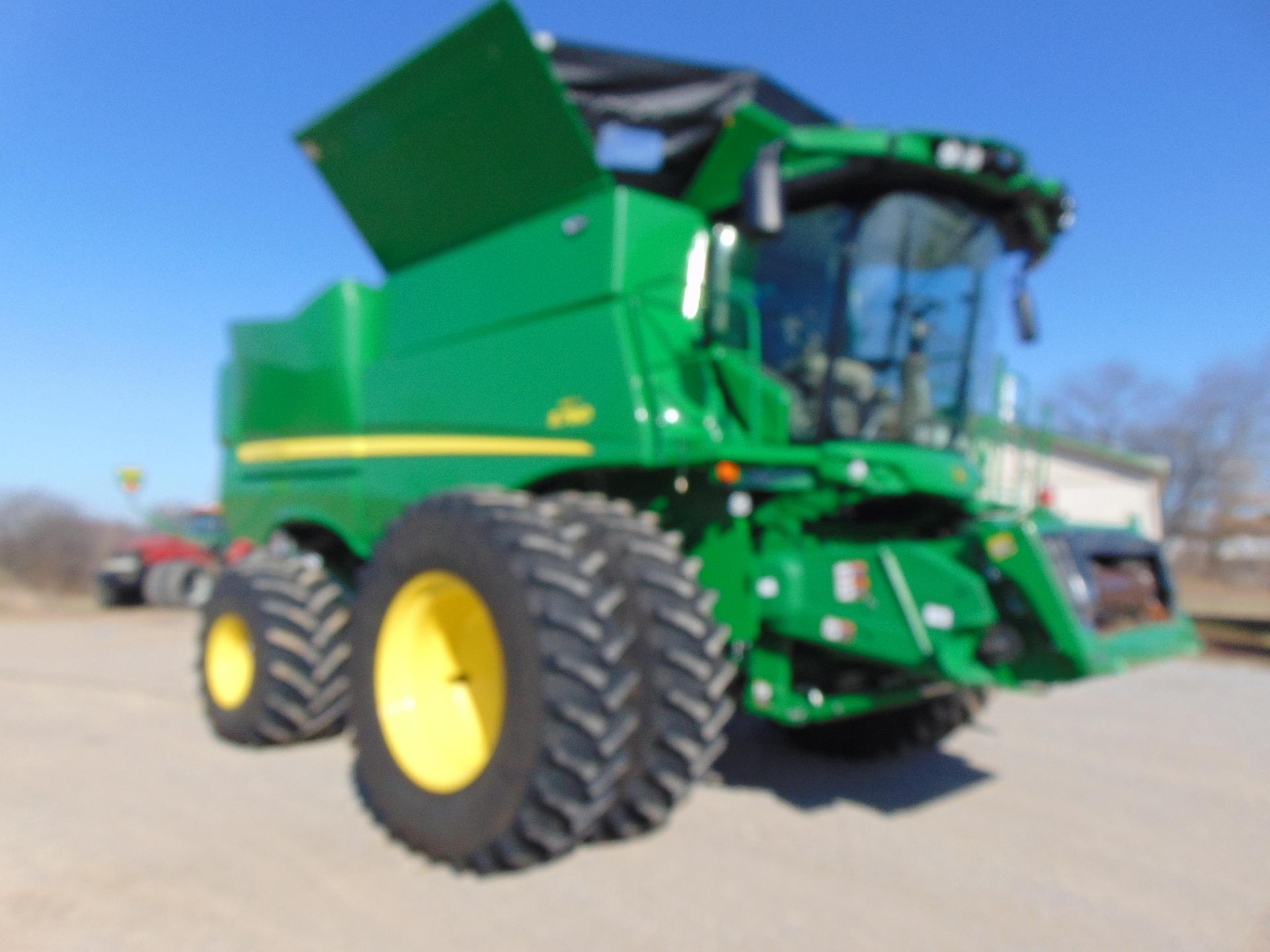 2023 John Deere S780 Image