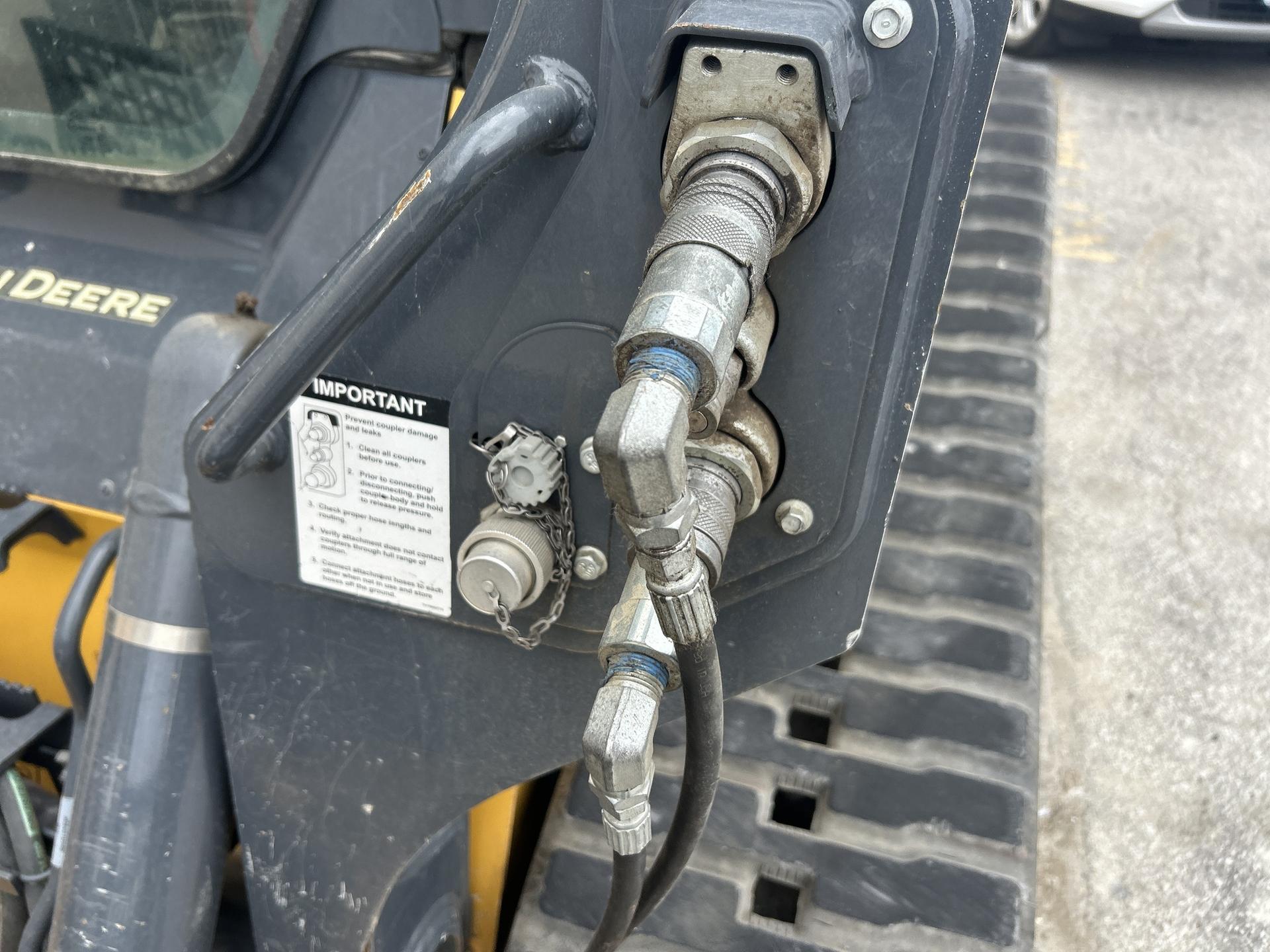 2021 John Deere 333G Image