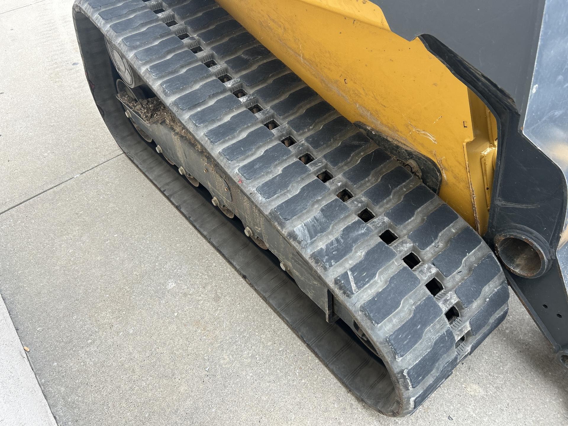 2021 John Deere 333G Image