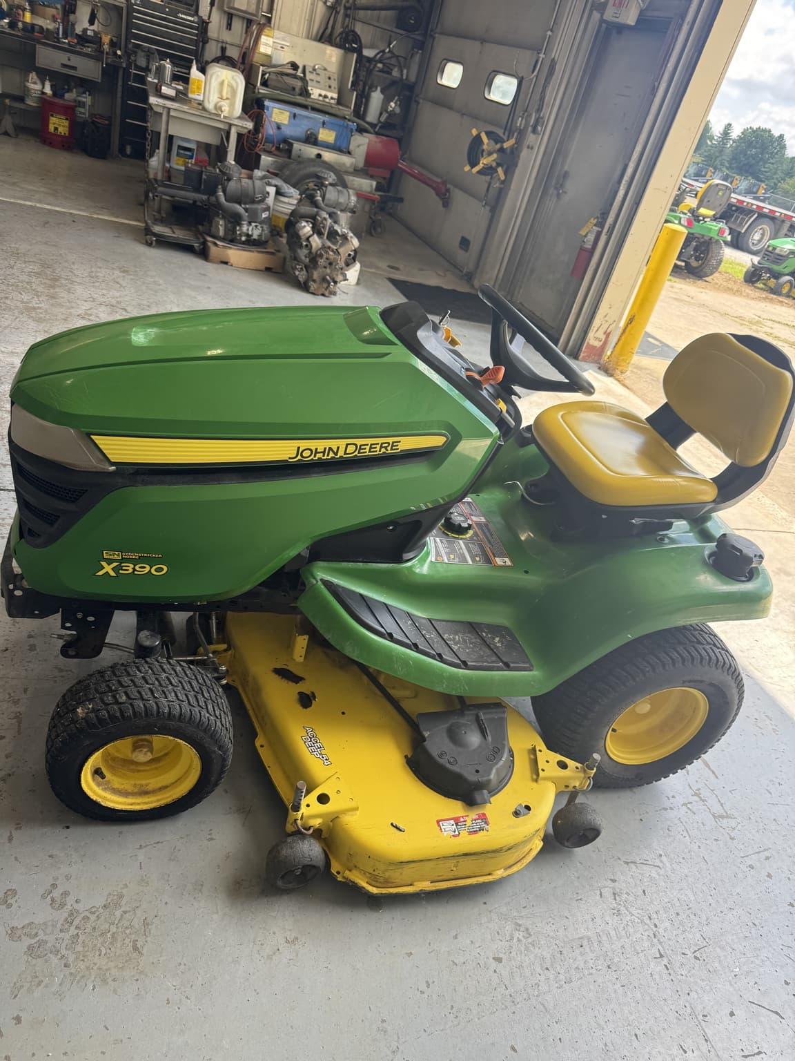 2019 John Deere X390 Image