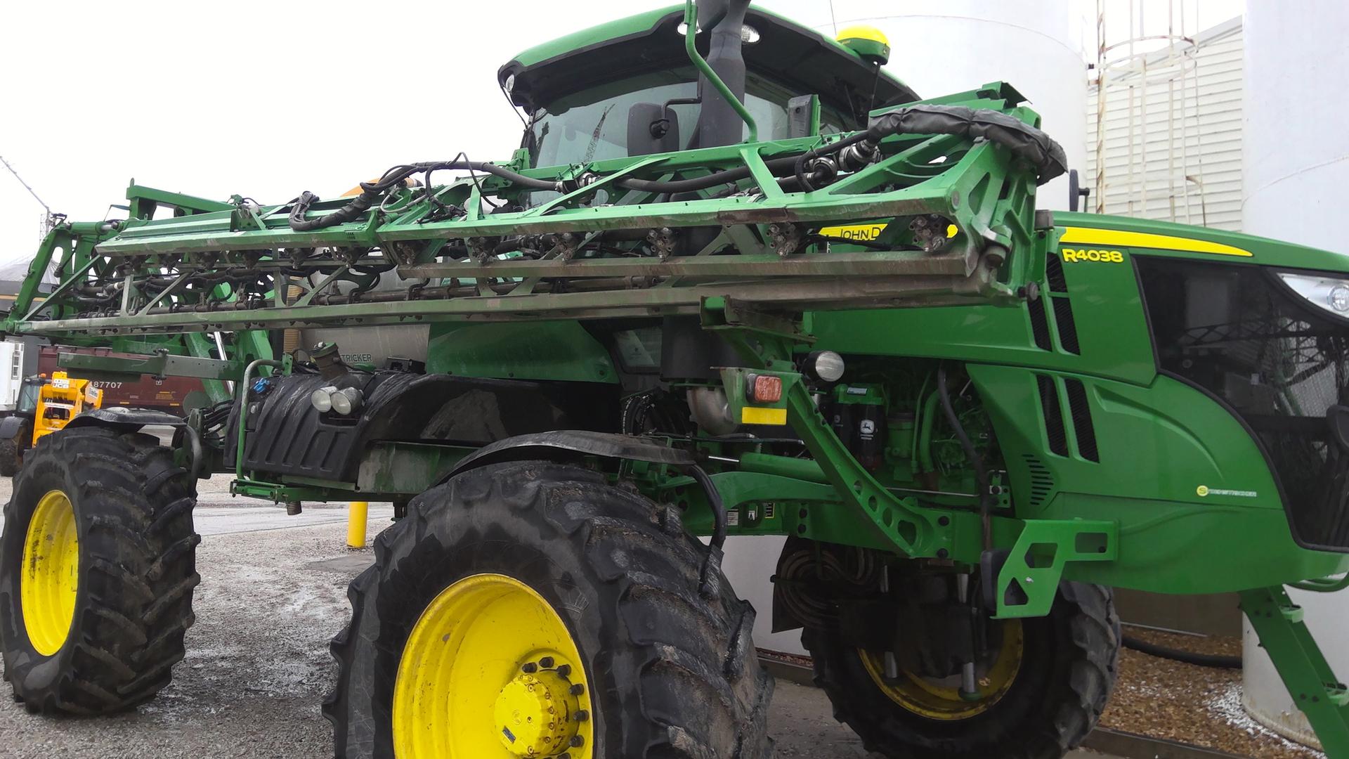 2020 John Deere R4038 Image