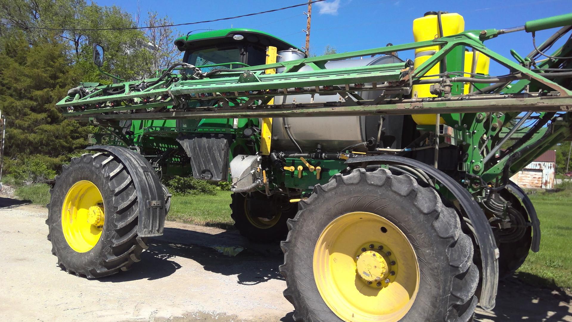 2018 John Deere R4038 Image