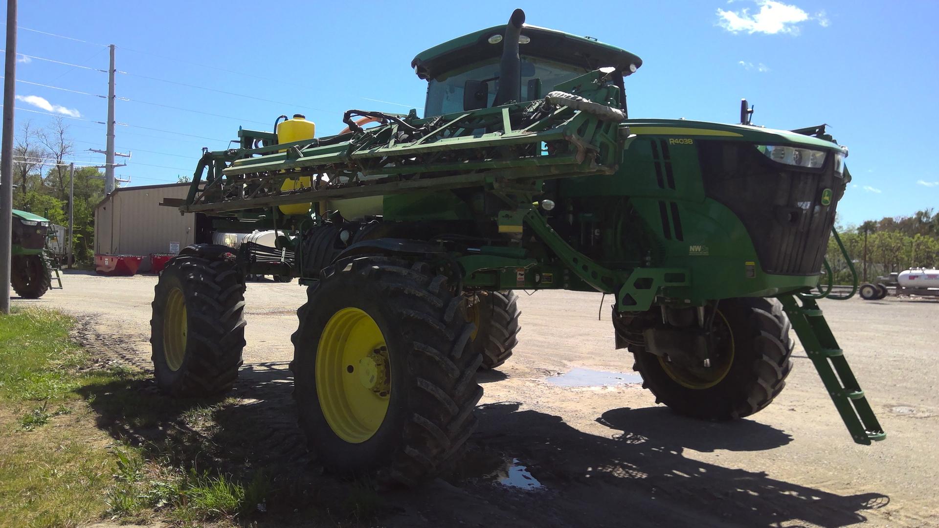 2018 John Deere R4038 Image