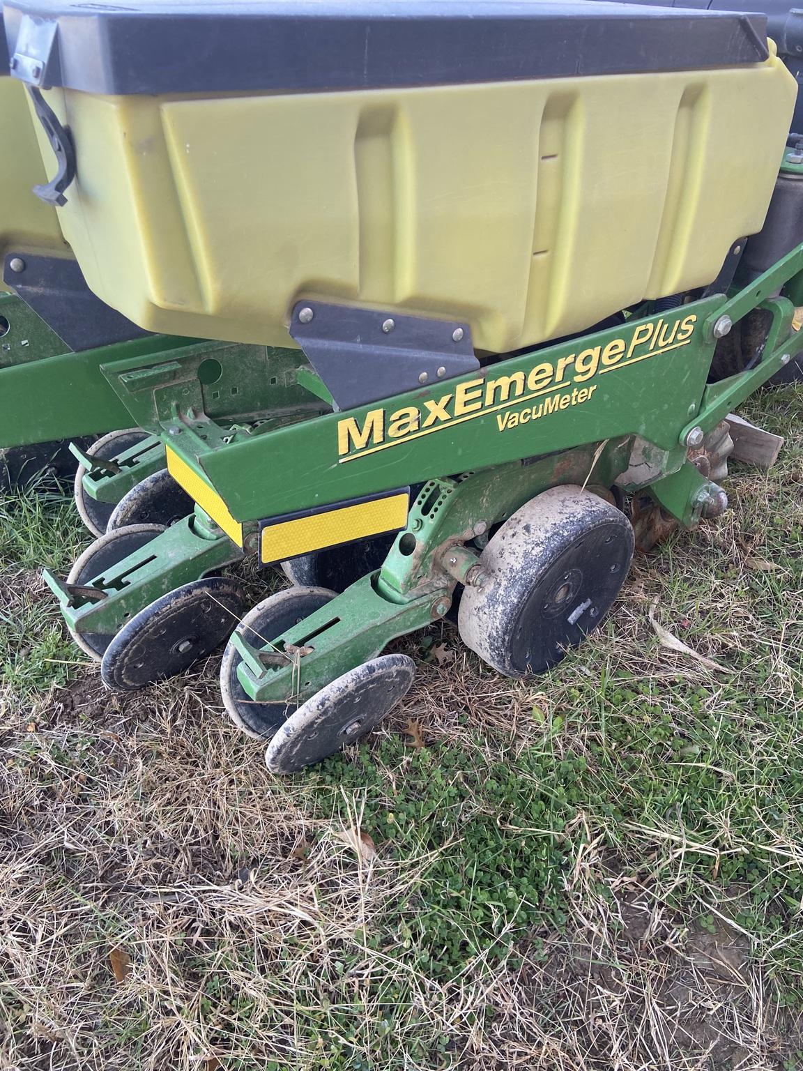 2002 John Deere 1780 Image