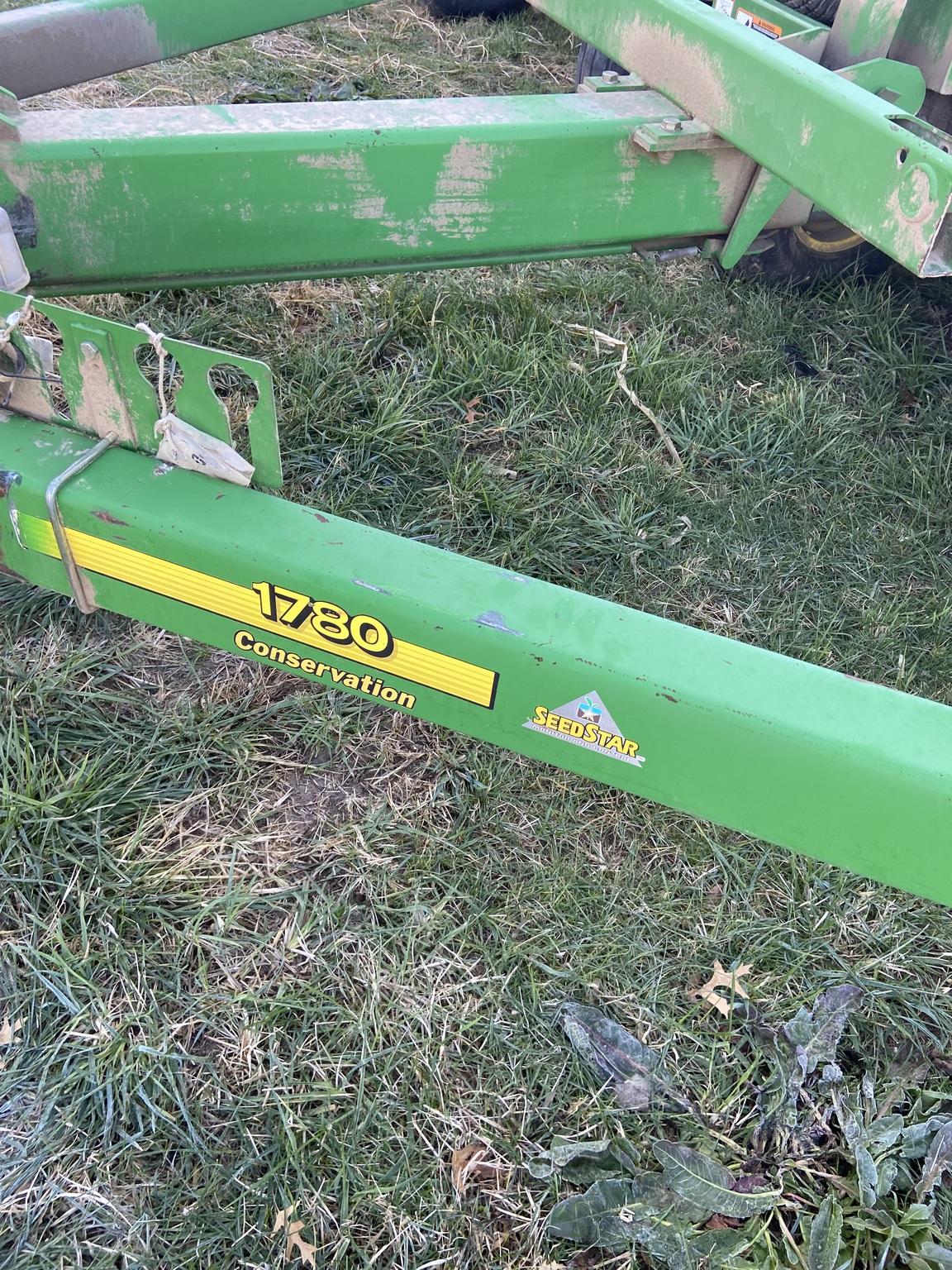 2002 John Deere 1780 Image