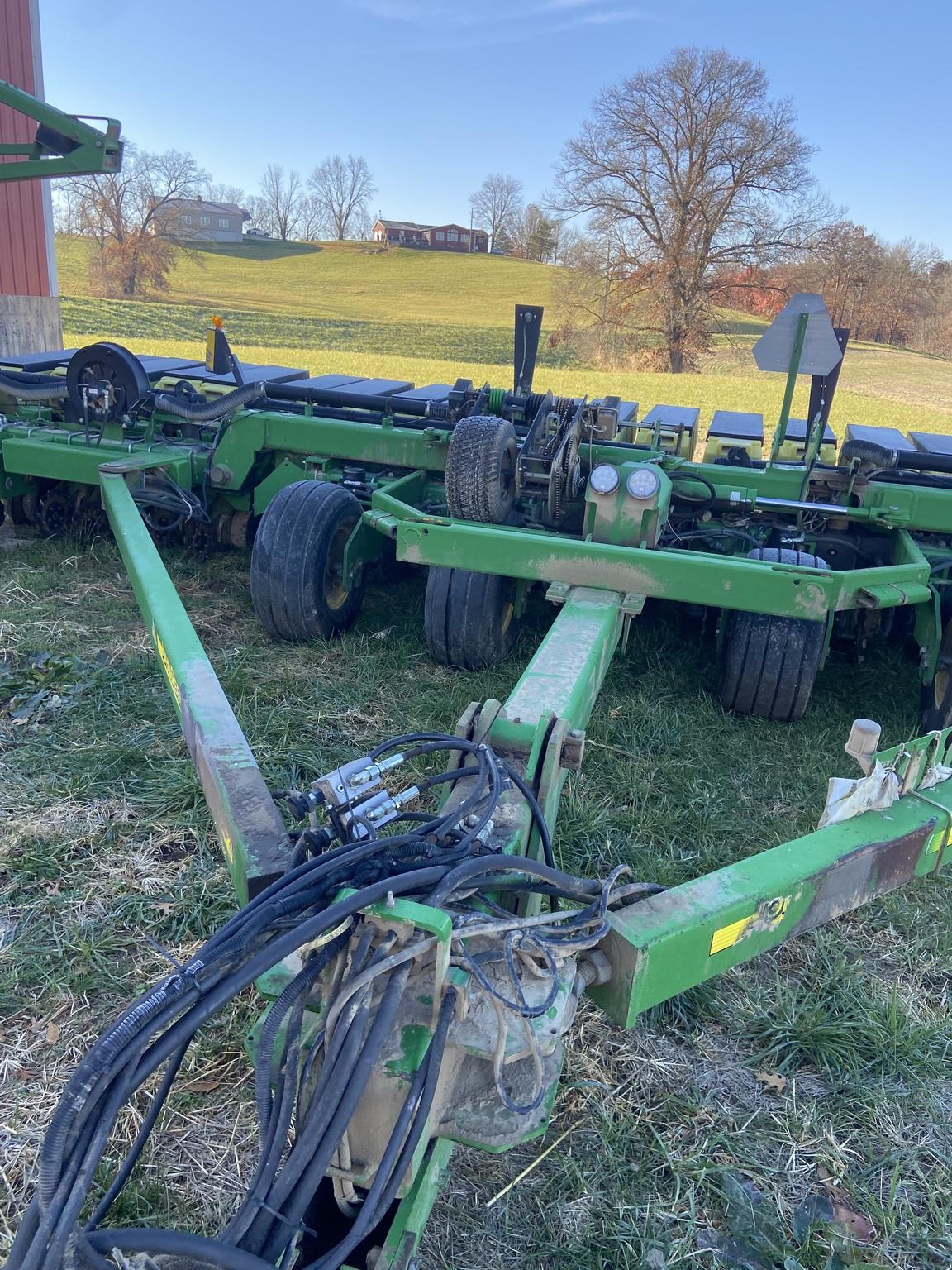 2002 John Deere 1780 Image