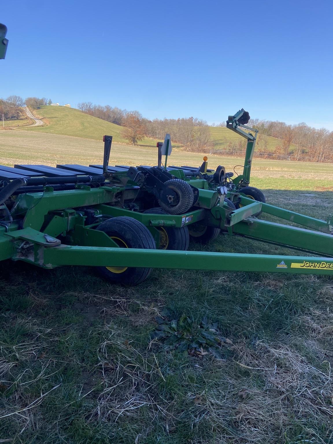 2002 John Deere 1780 Image