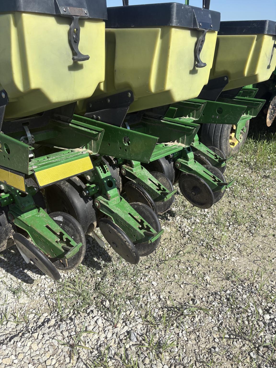 2002 John Deere 1780 Image