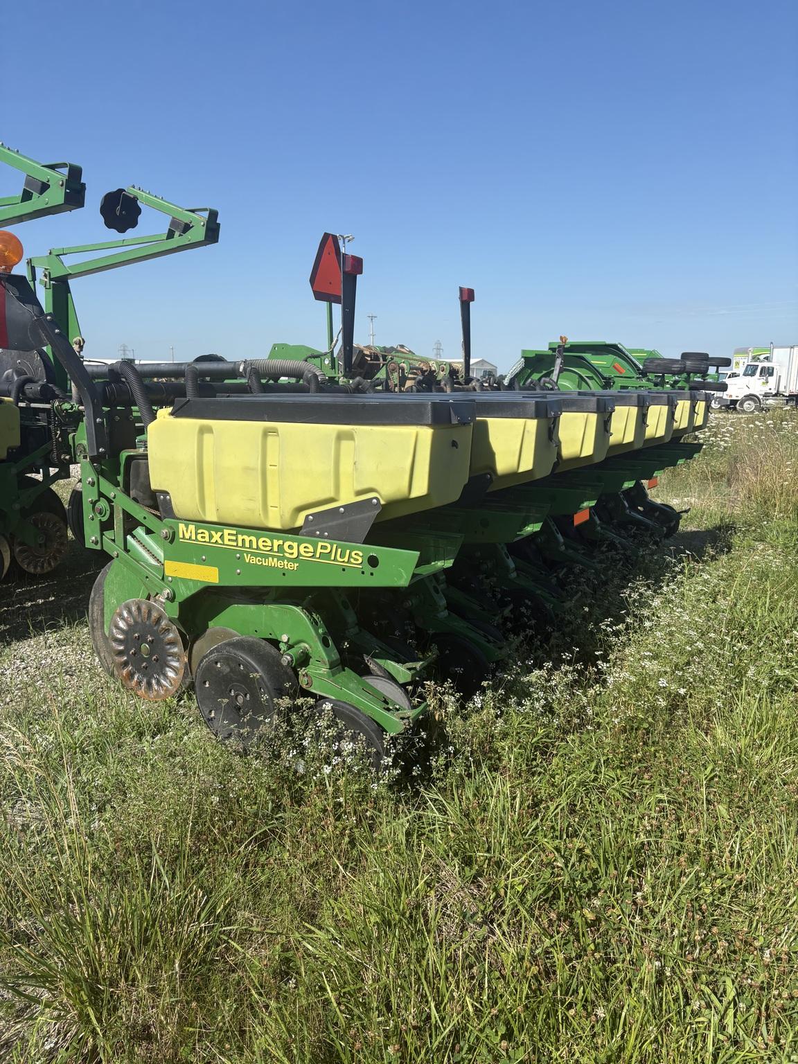 2002 John Deere 1780 Image