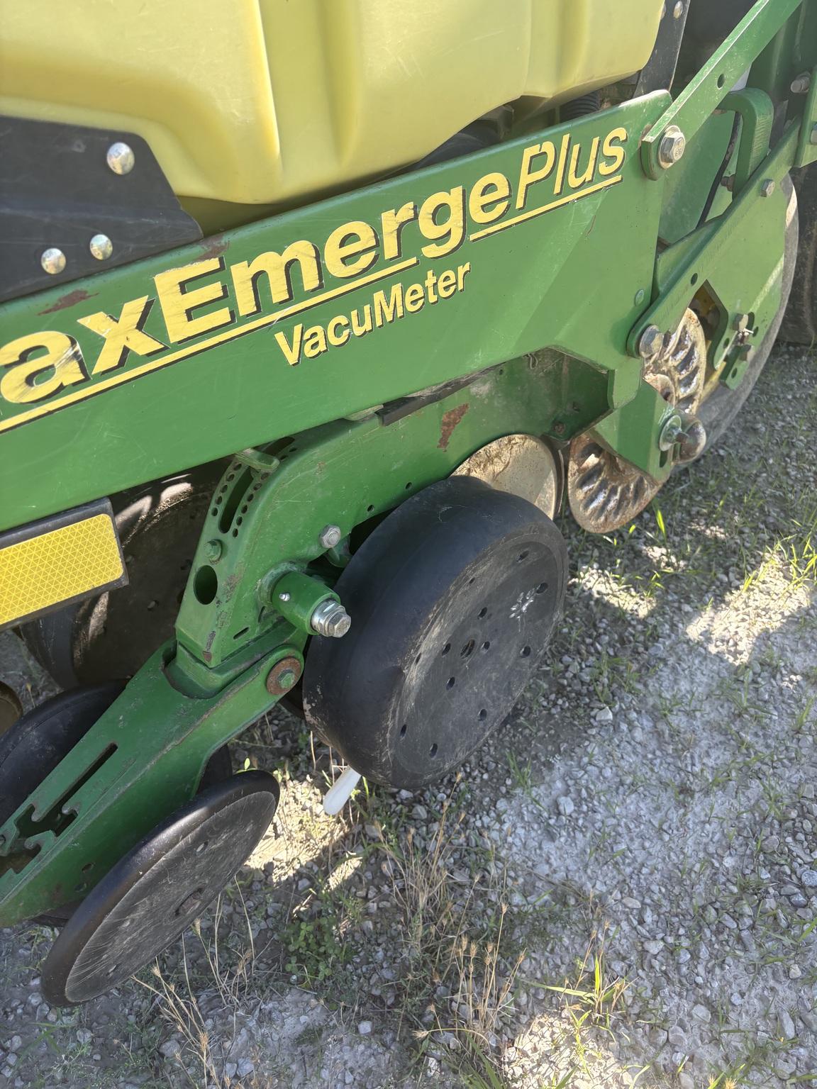 2002 John Deere 1780 Image