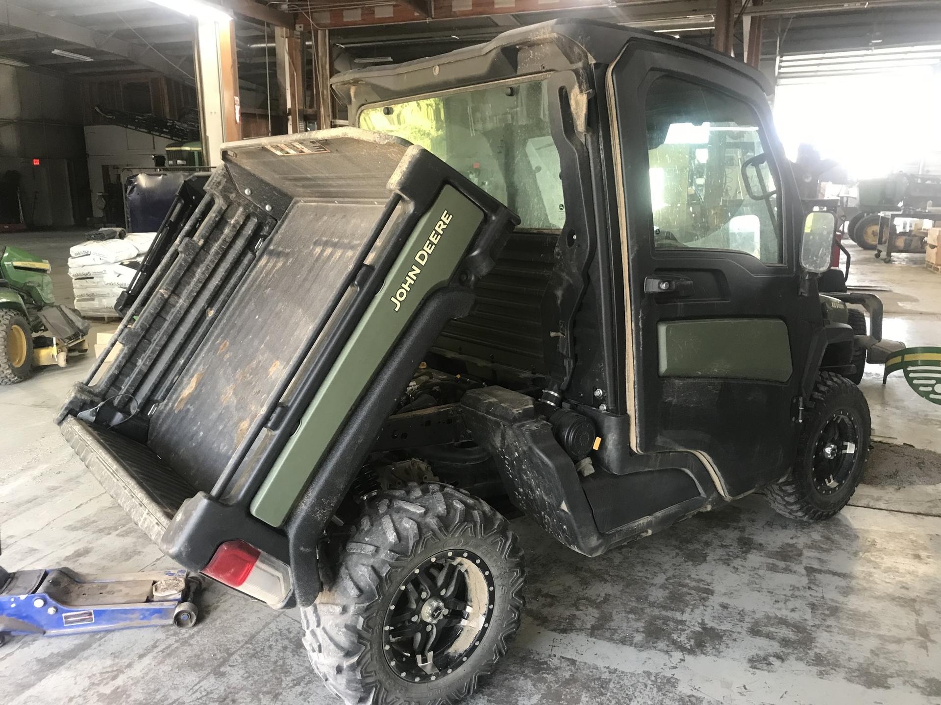 2022 John Deere XUV 835R Image