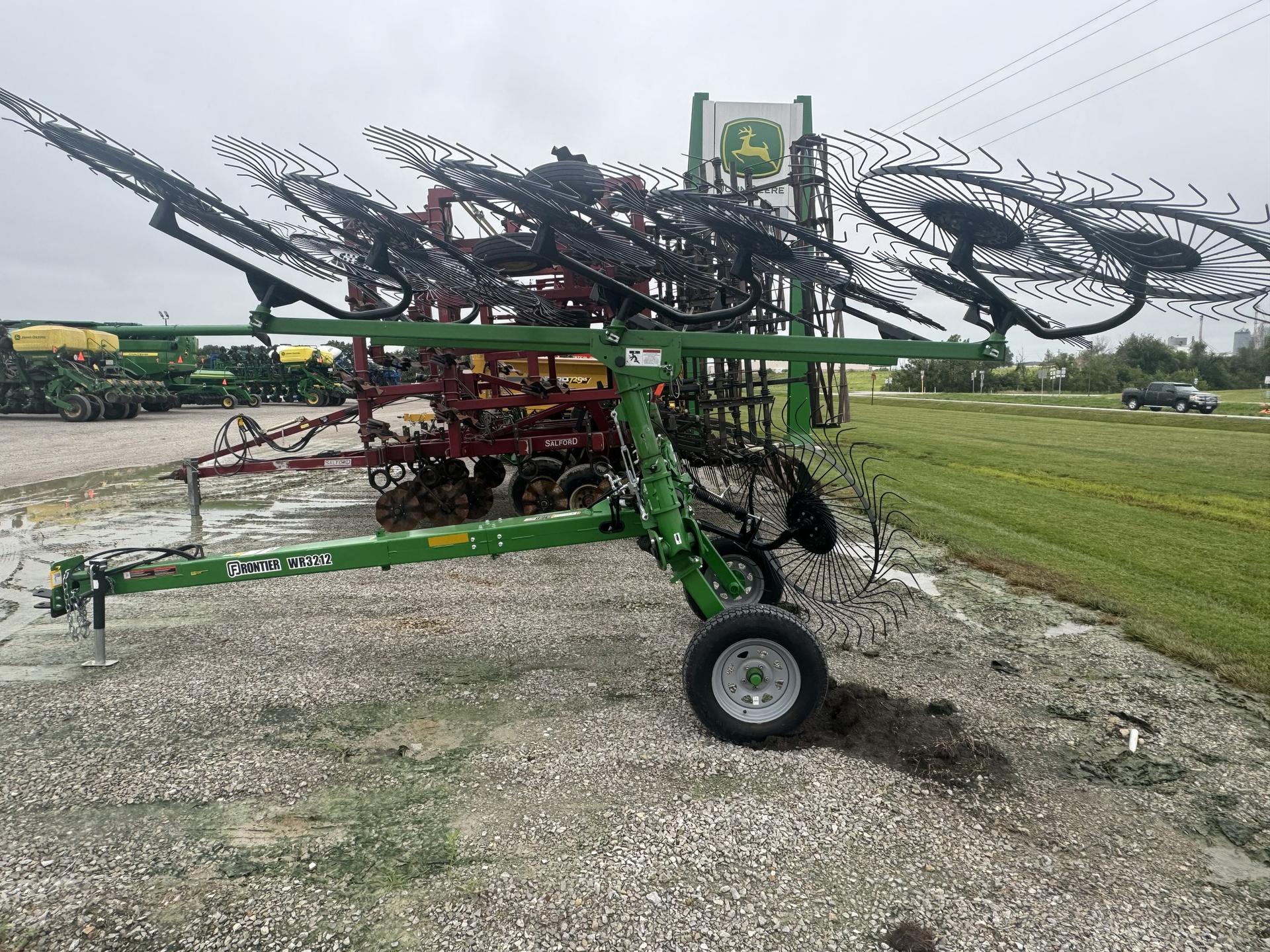 2023 John Deere WR3212 Image