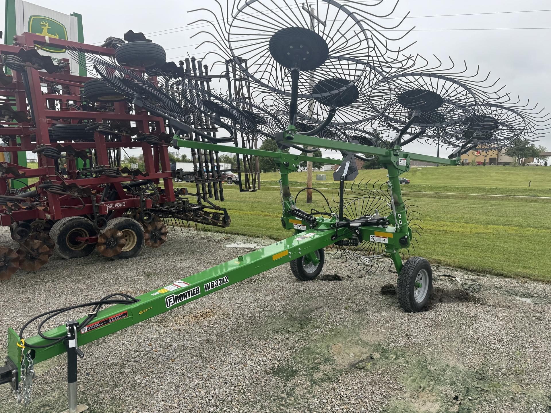 2023 John Deere WR3212 Image