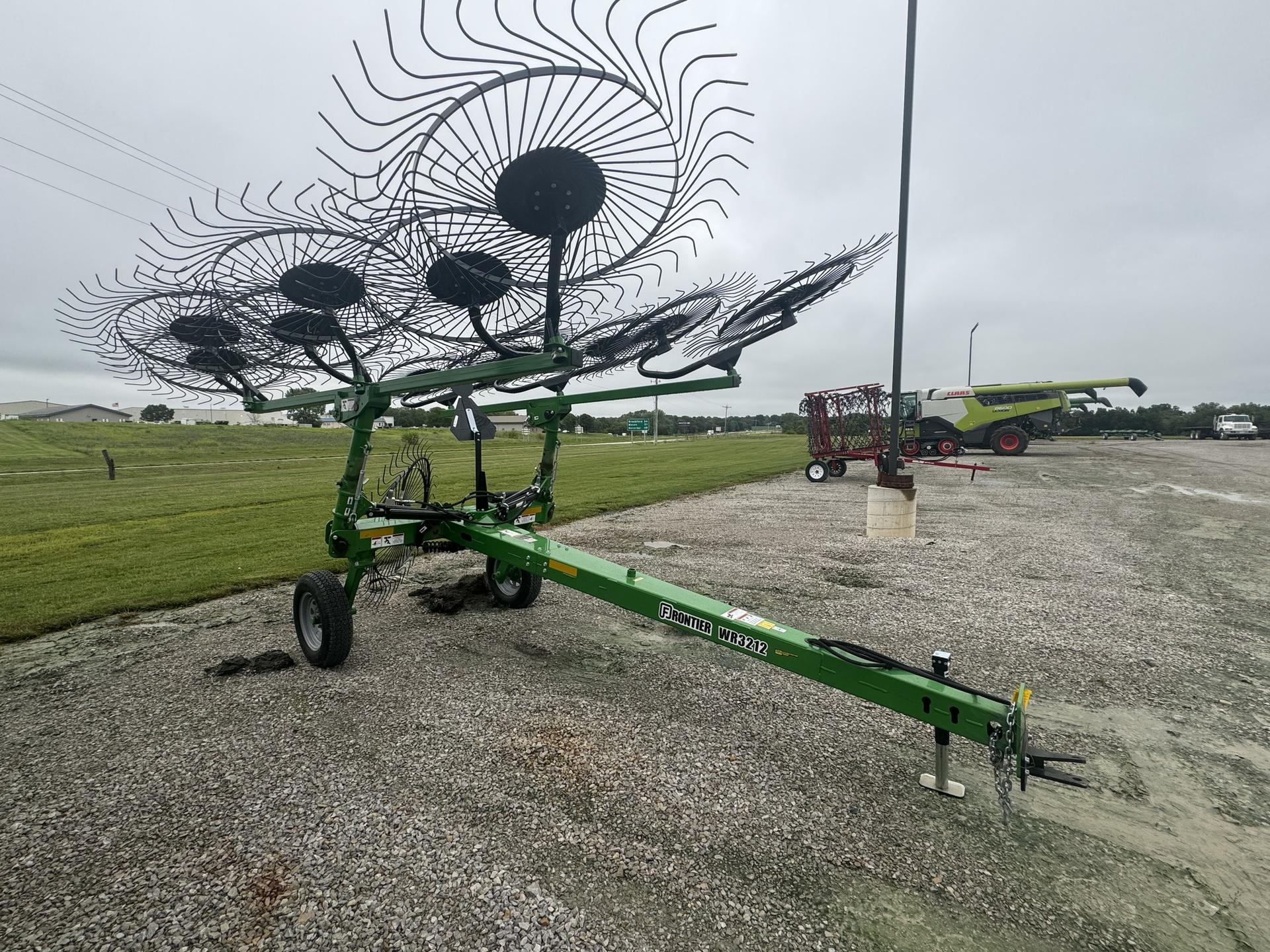 2023 John Deere WR3212 Image