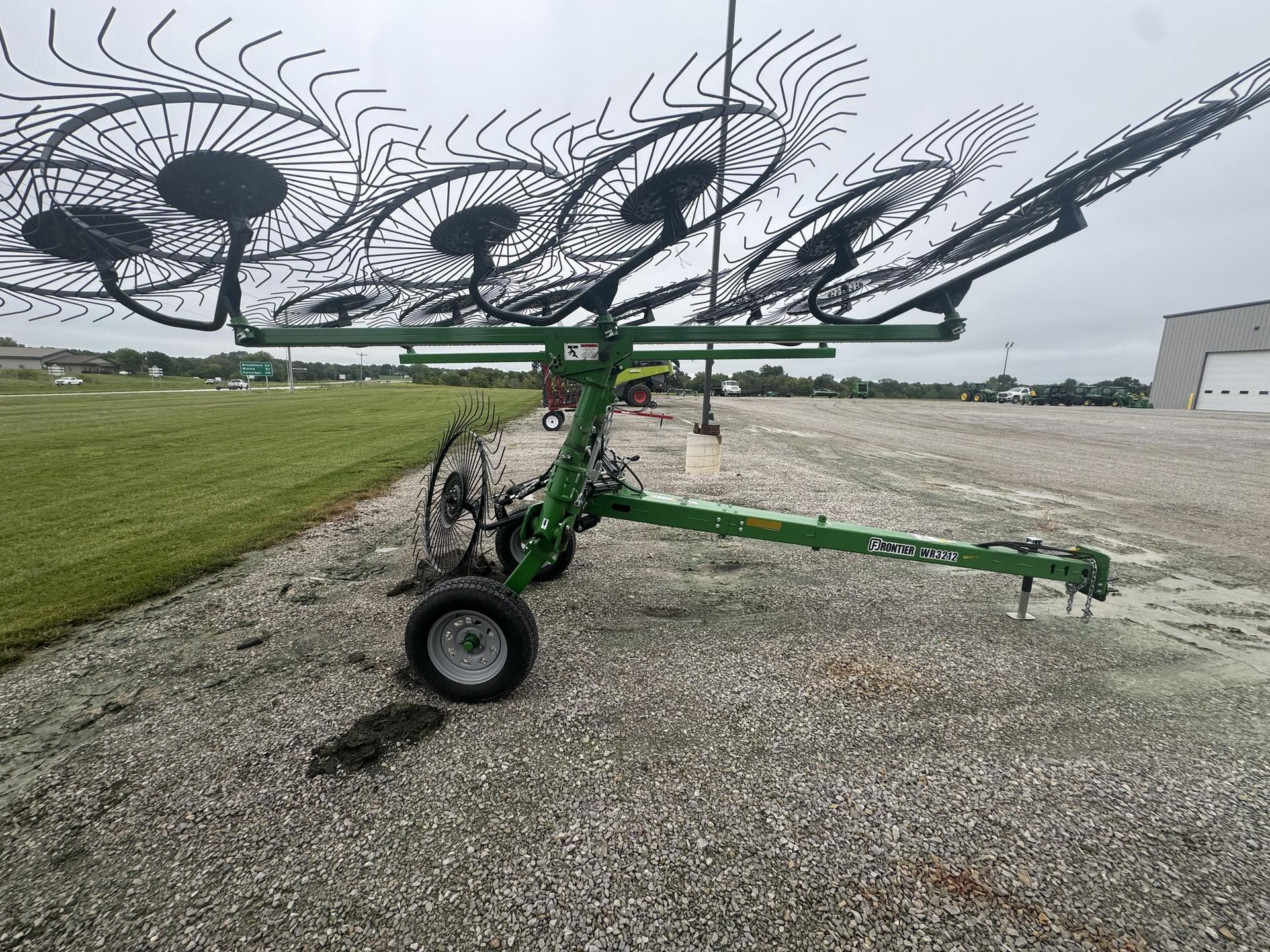 2023 John Deere WR3212 Image