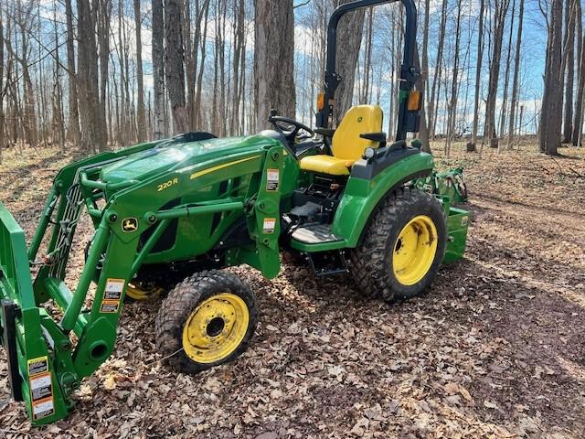2023 John Deere 2032R Image