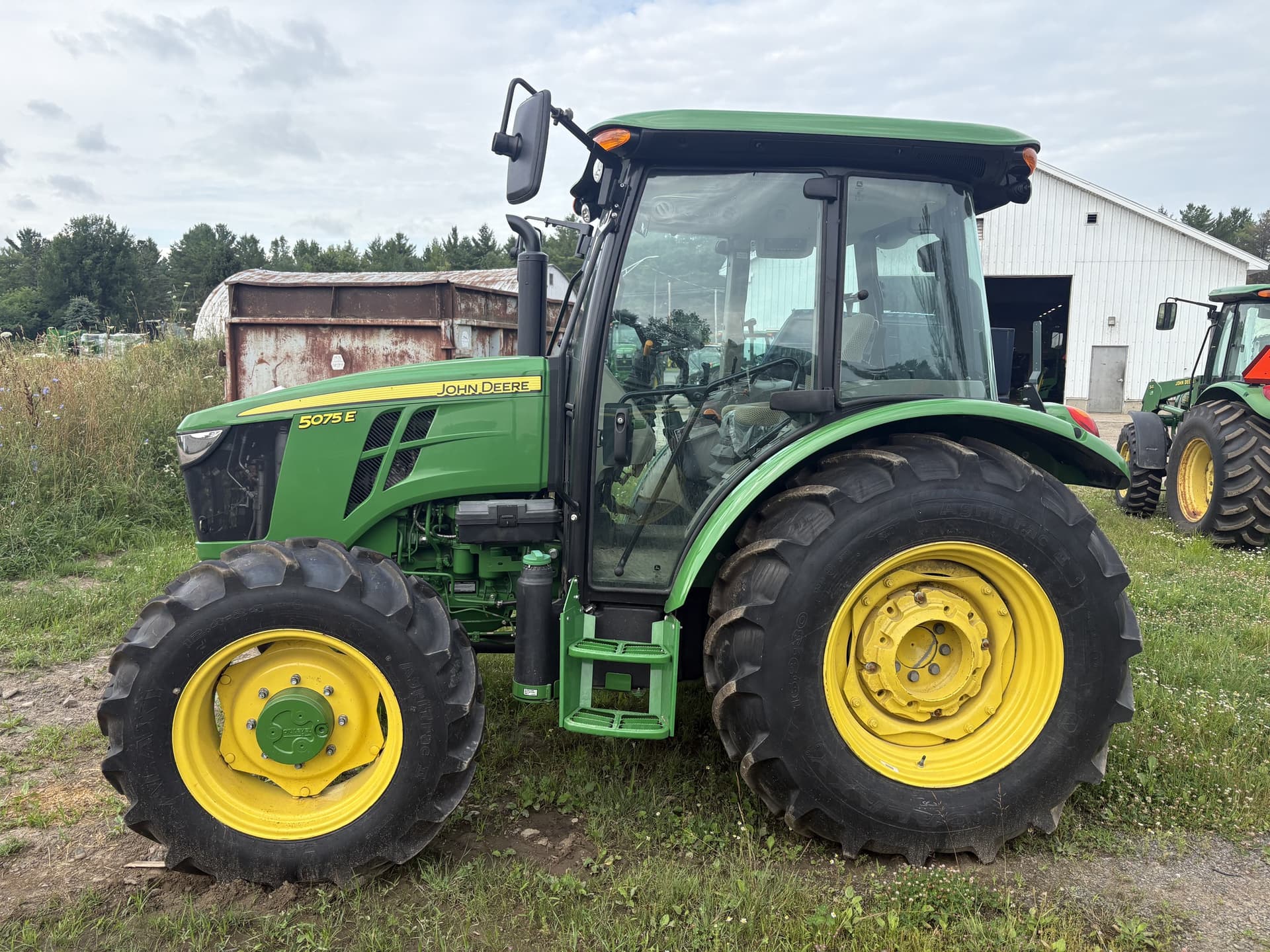 2023 John Deere 5075E Image