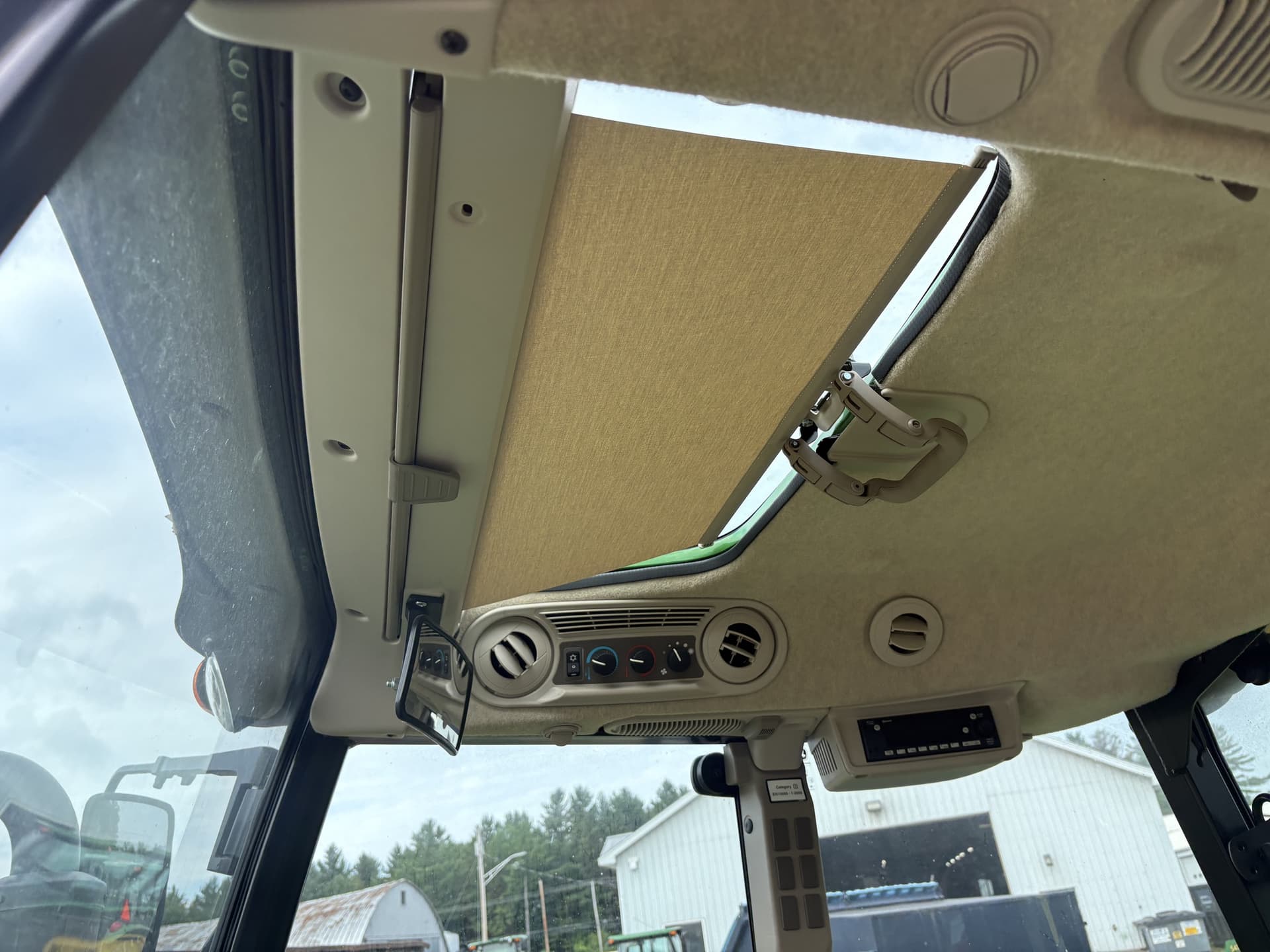 2023 John Deere 5075E Image