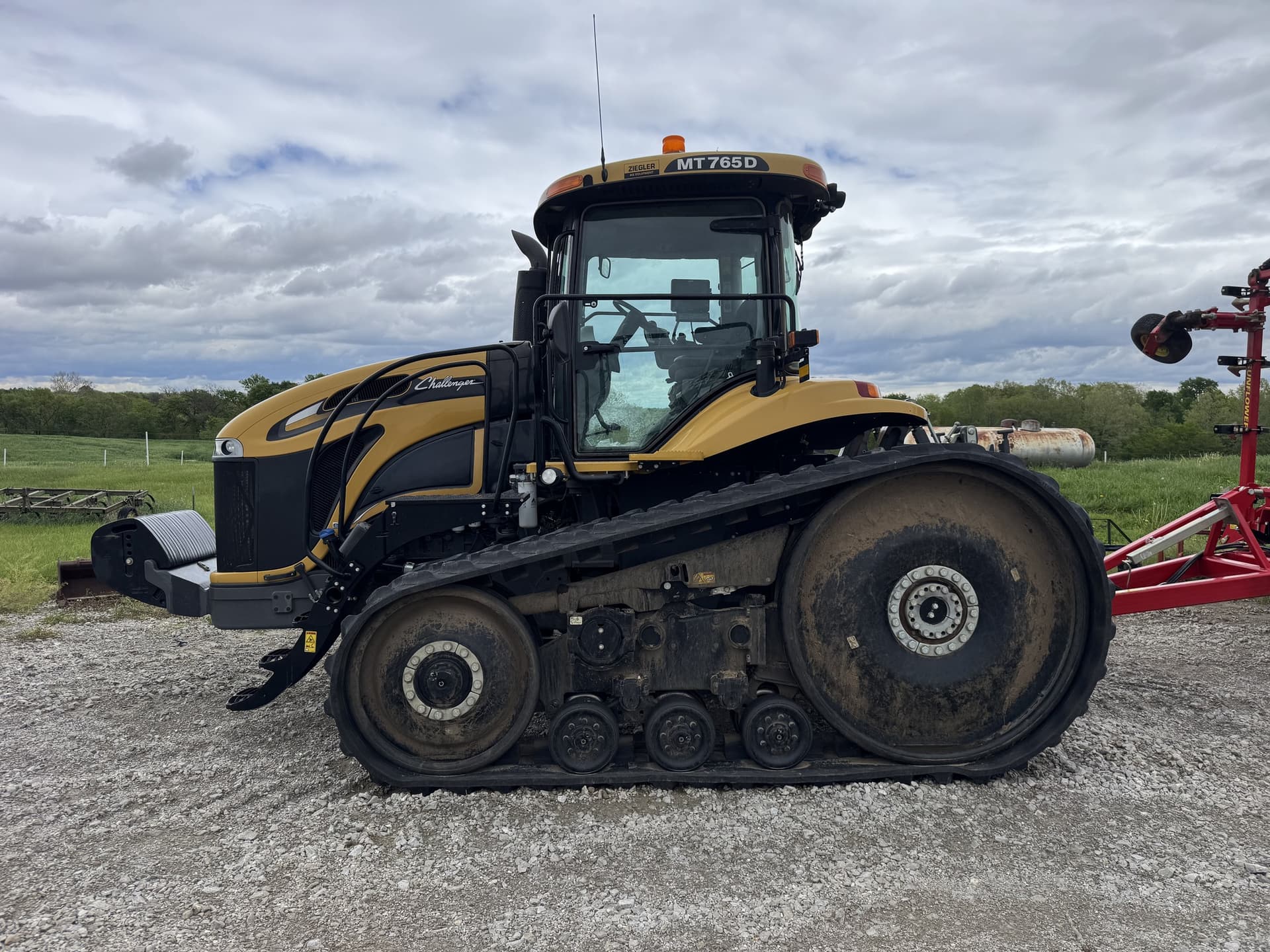 2014 Challenger MT765D Image