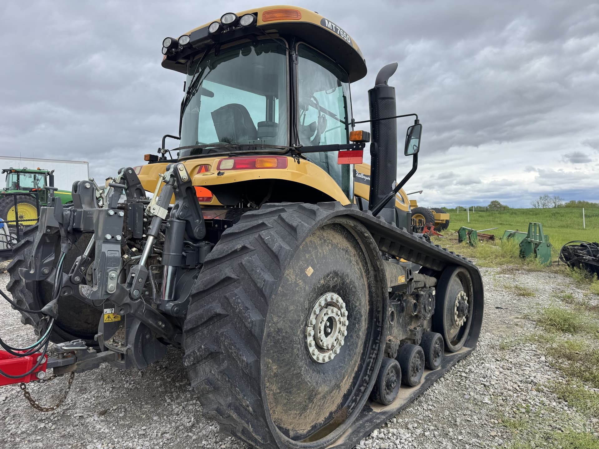 2014 Challenger MT765D Image