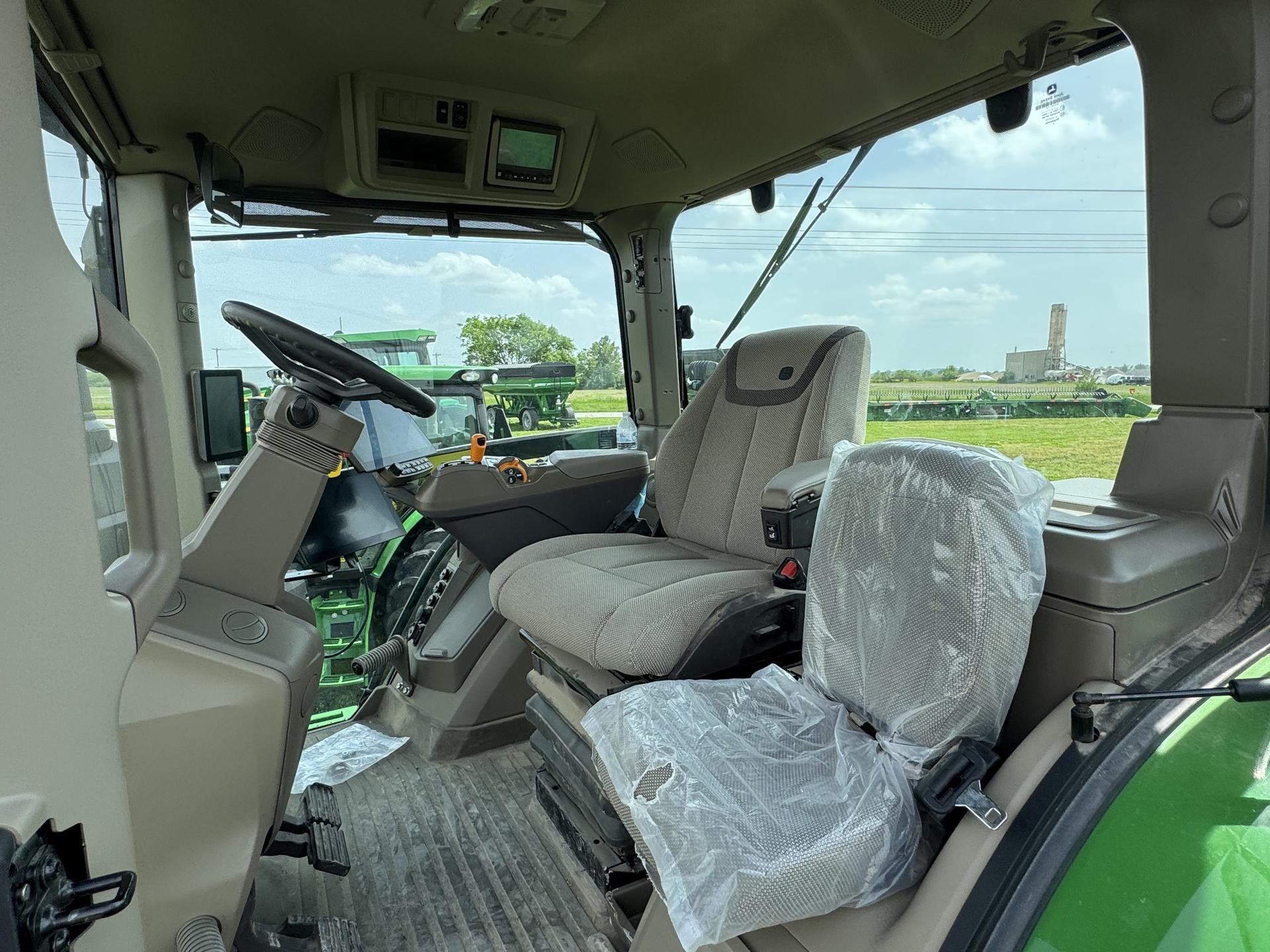 2024 John Deere 8R 340 Image
