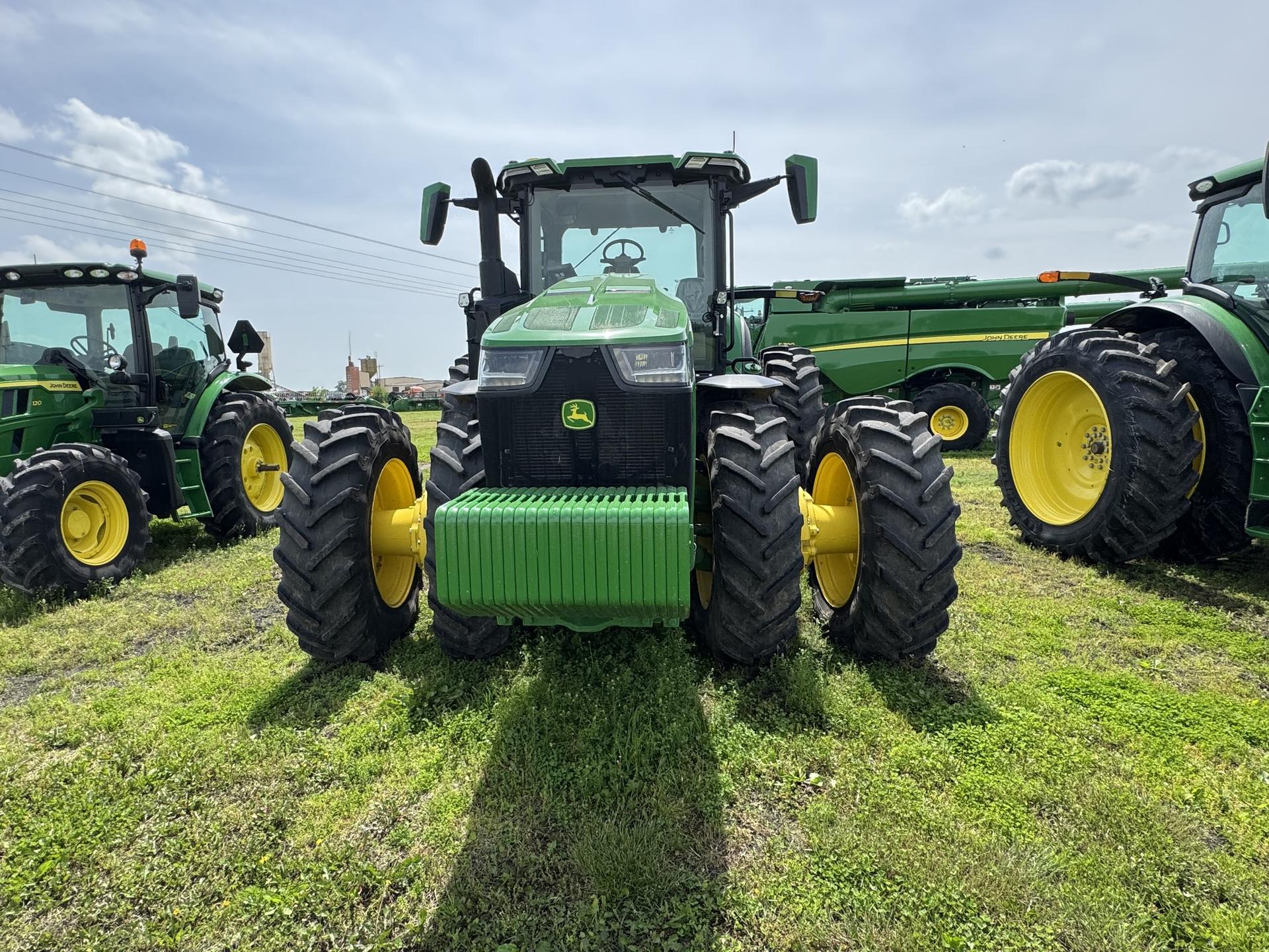 2024 John Deere 8R 340 Image