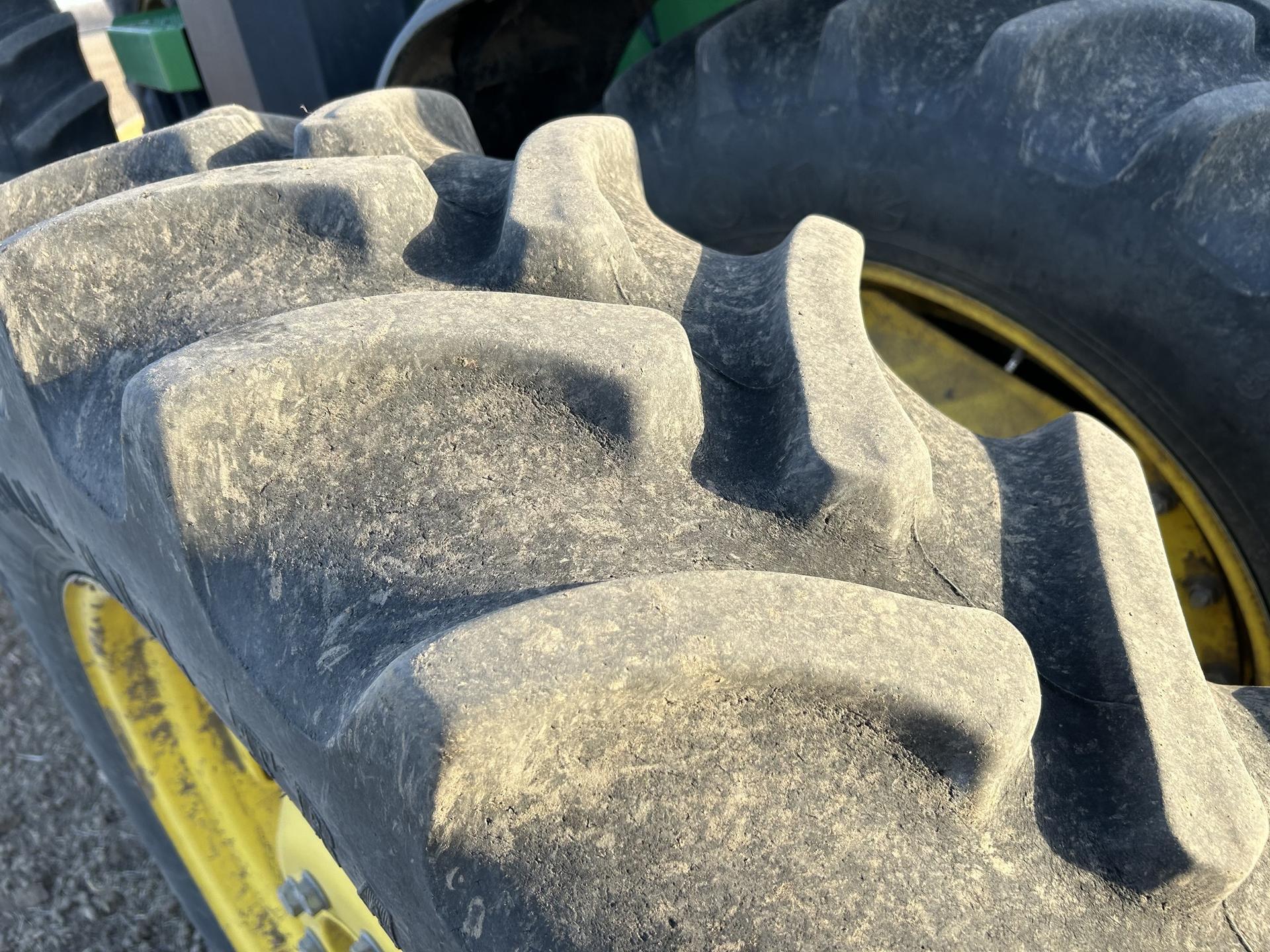 2021 John Deere 8R 340 Image