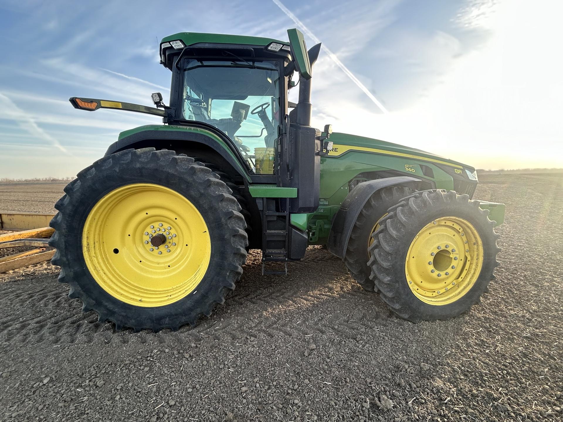 2021 John Deere 8R 340 Image