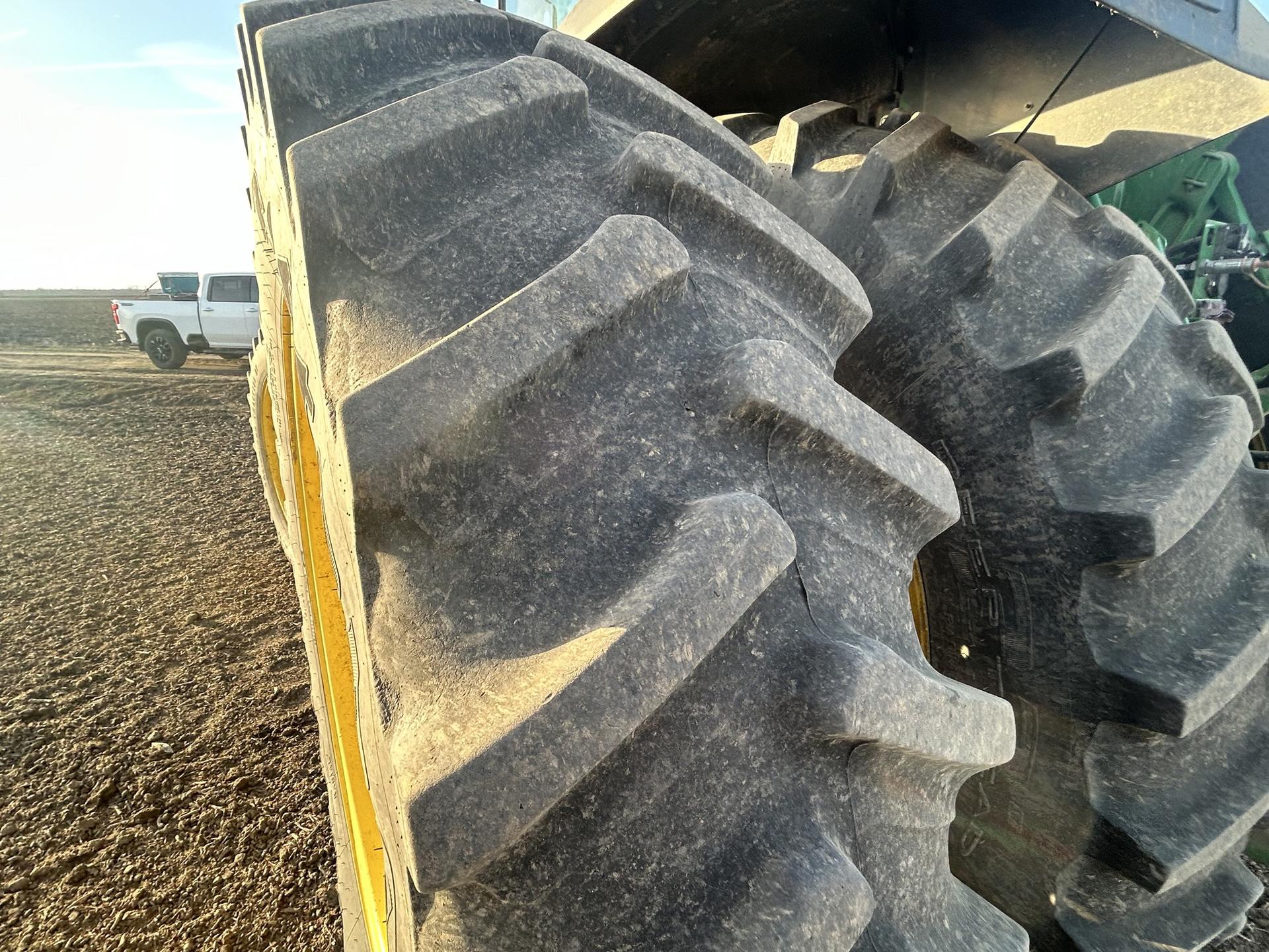 2021 John Deere 8R 340 Image