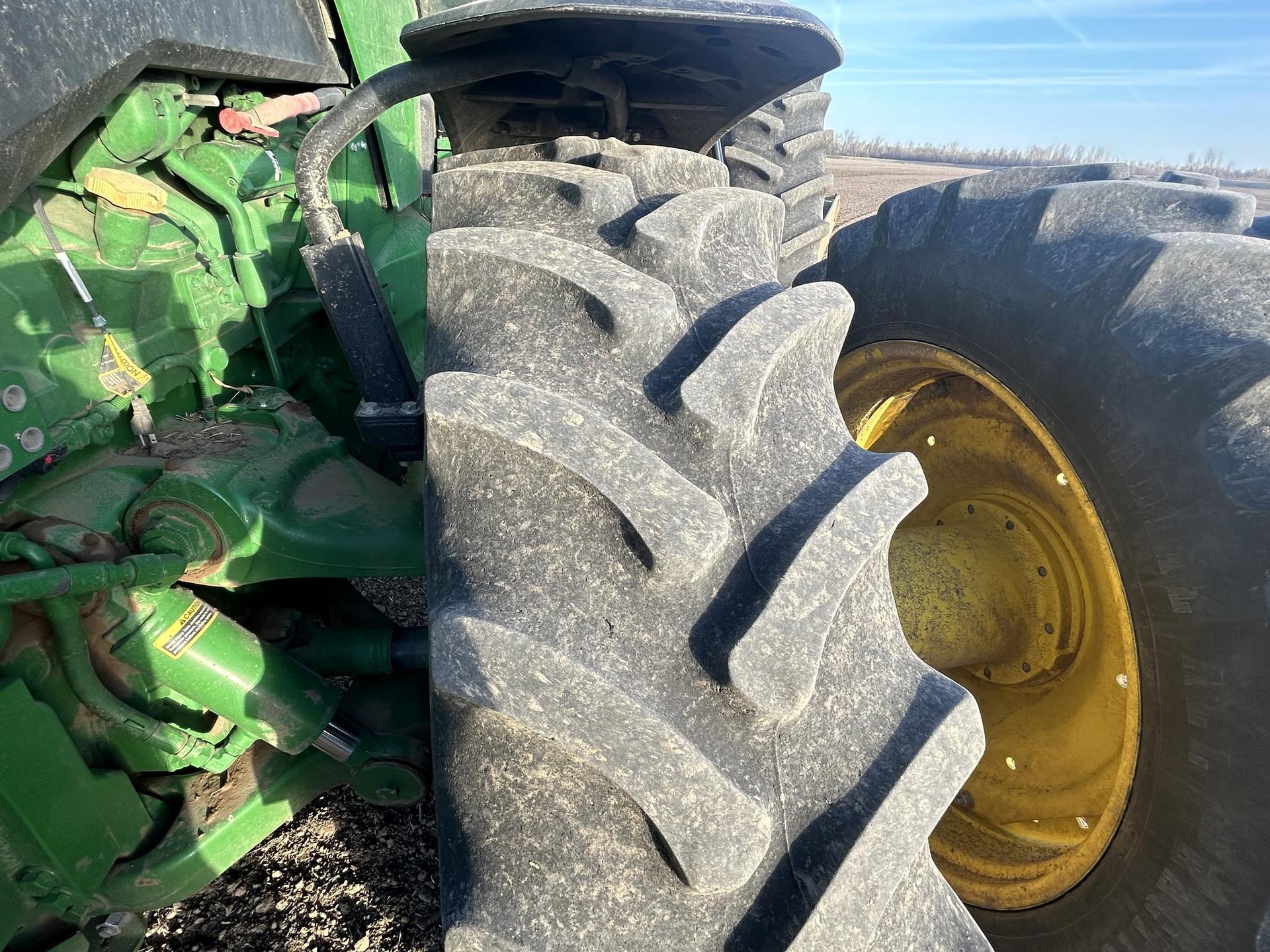 2021 John Deere 8R 340 Image