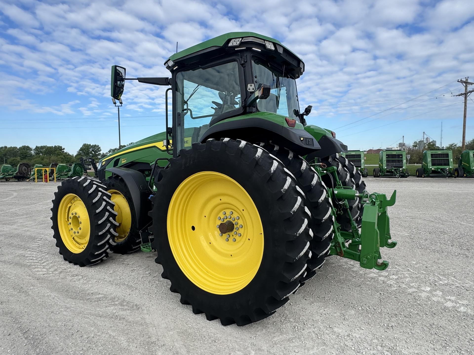 2021 John Deere 8R 340 Image