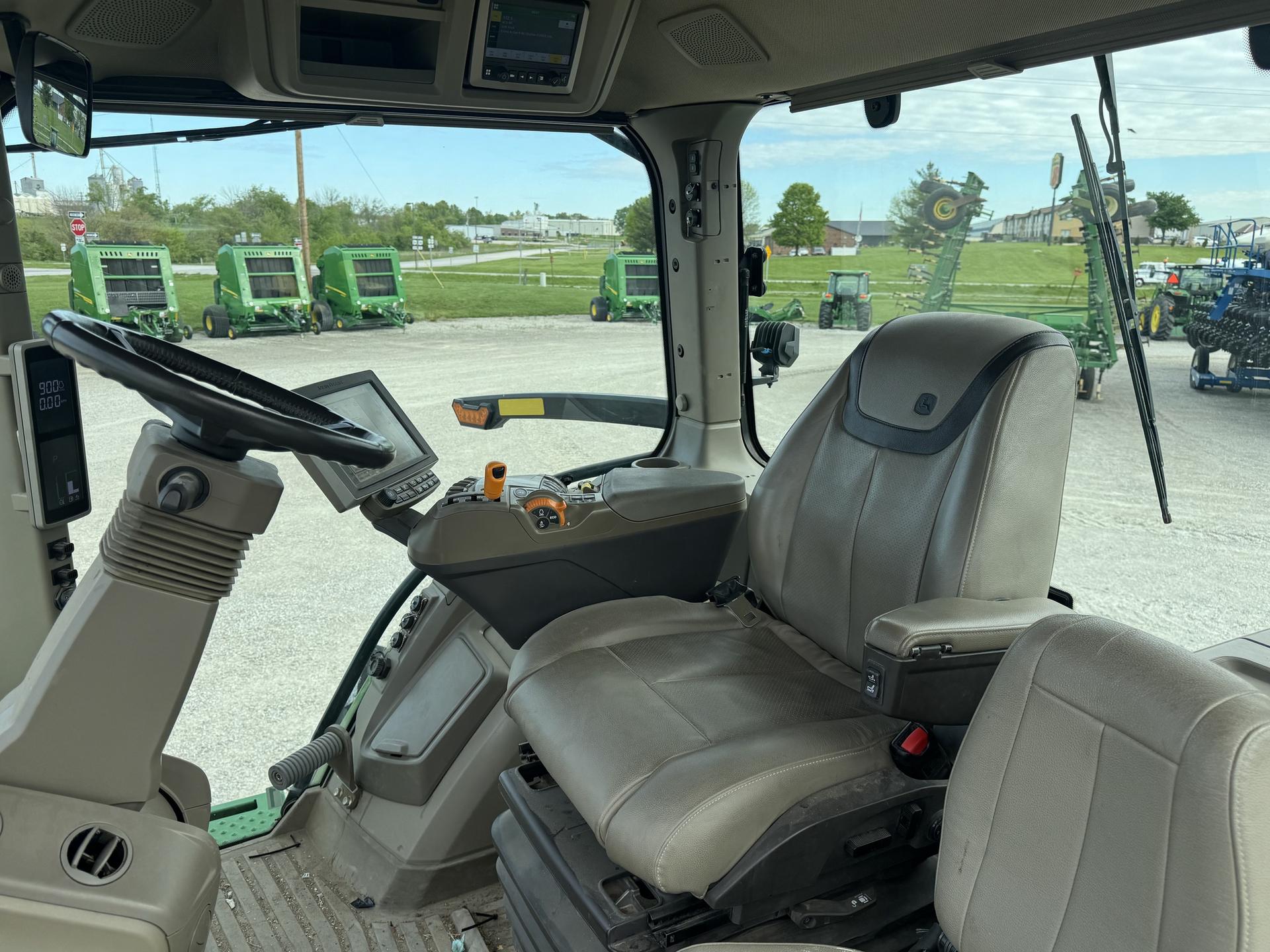 2021 John Deere 8R 340 Image