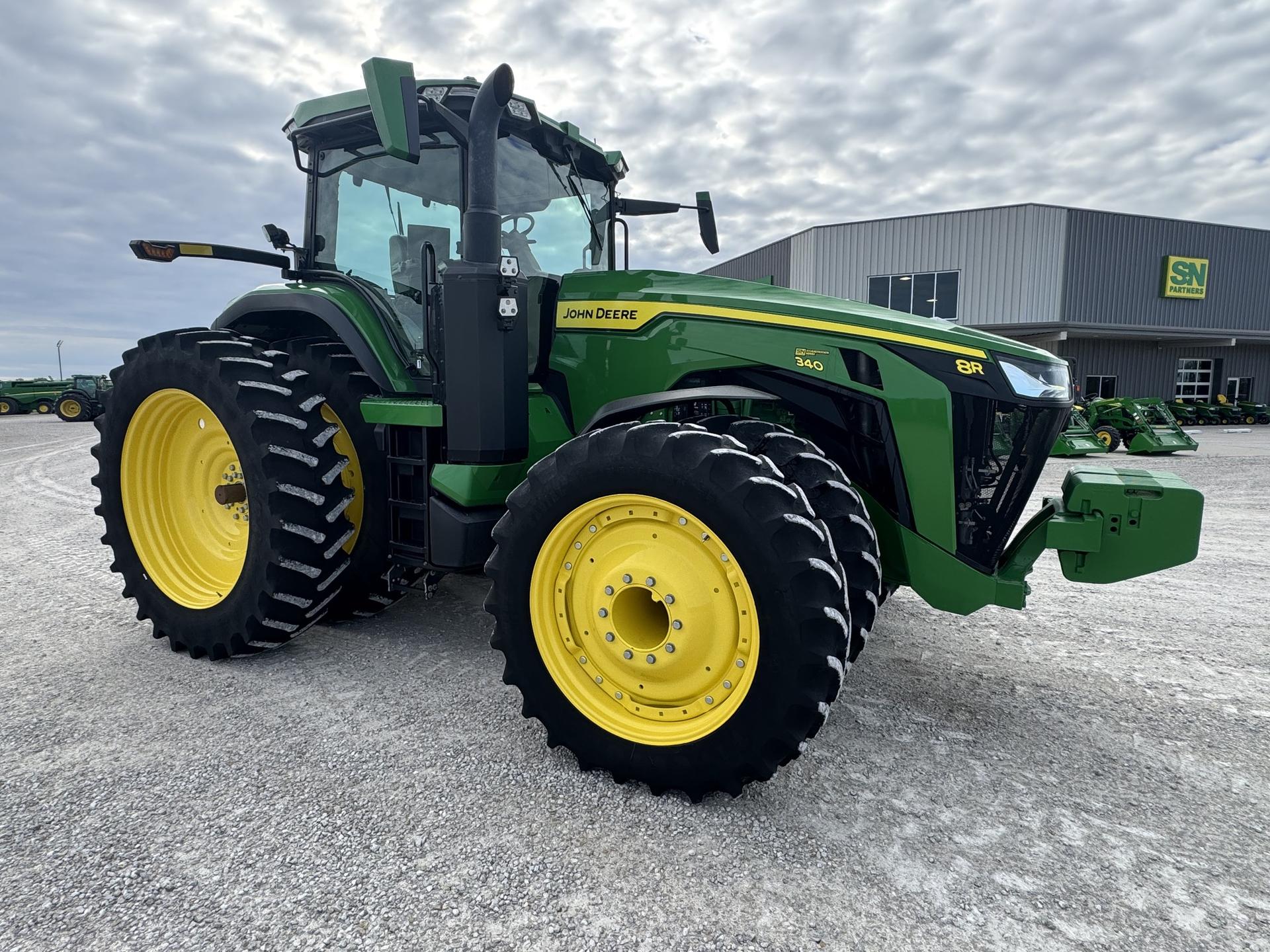 2021 John Deere 8R 340 Image