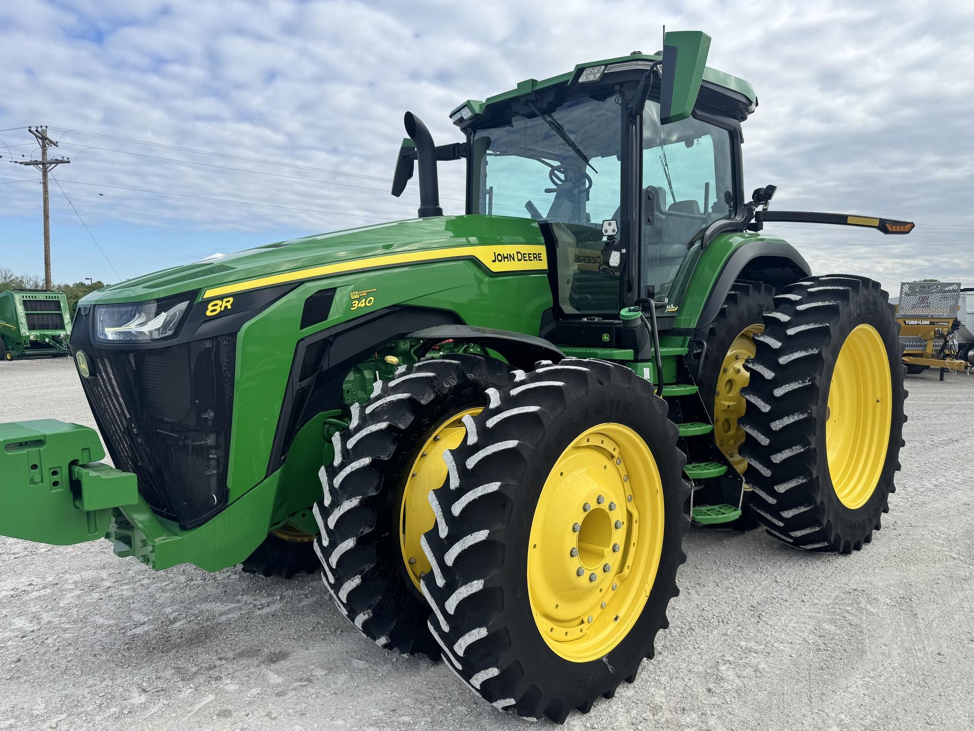 2021 John Deere 8R 340 Image