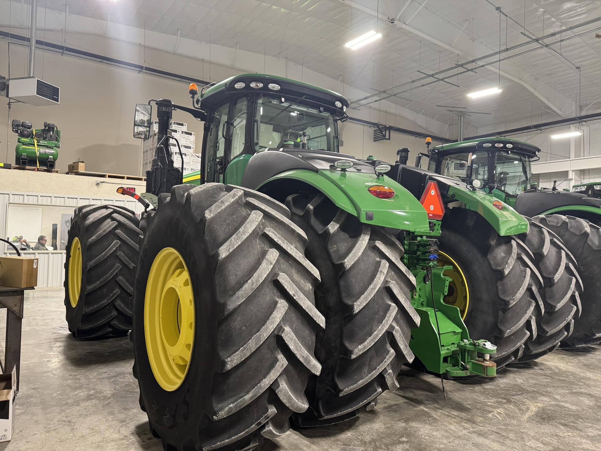 2020 John Deere 9520R Image