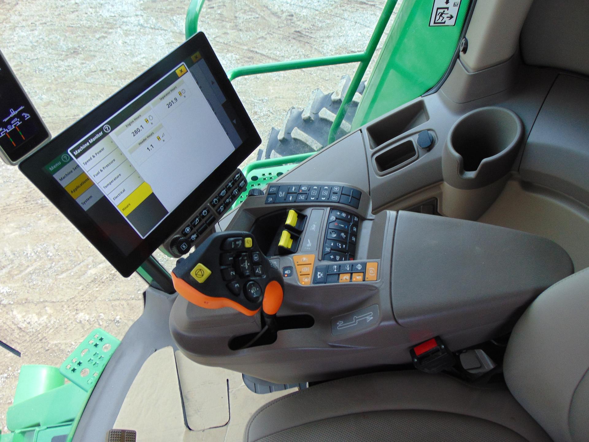2024 John Deere S780 Image