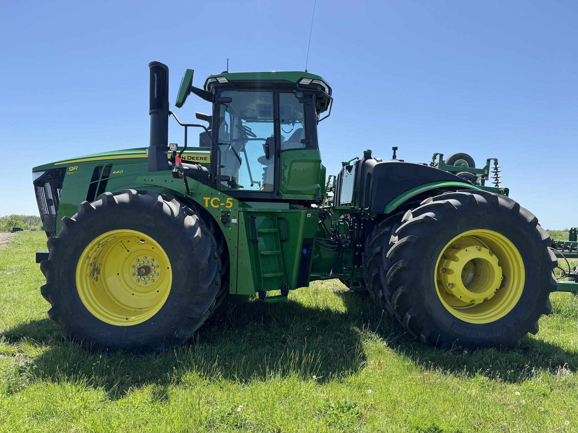 2024 John Deere 9R 440 Image