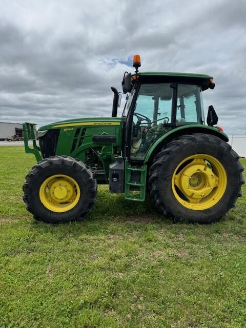 2023 John Deere 6105E Image