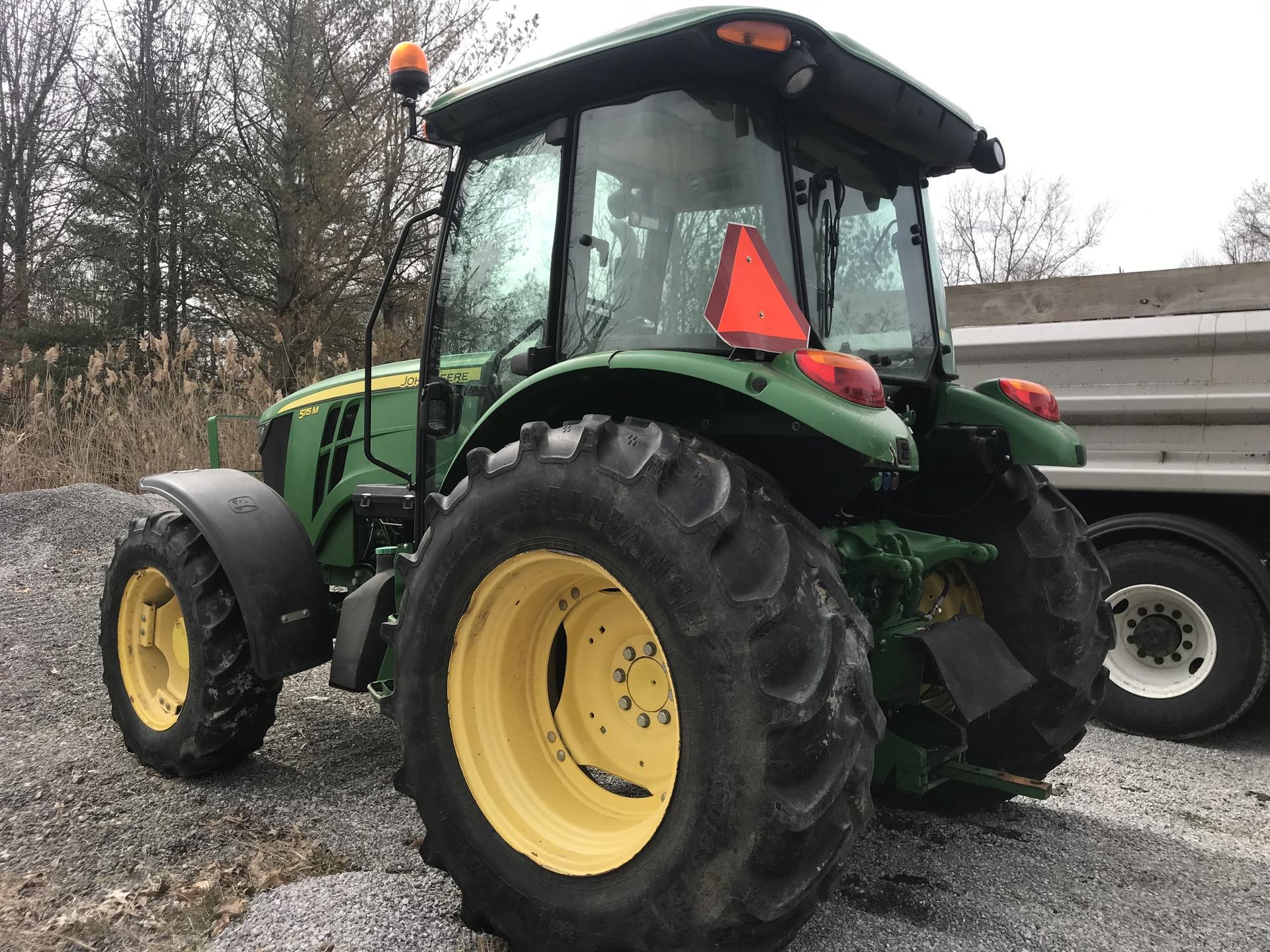 2014 John Deere 5115M Image