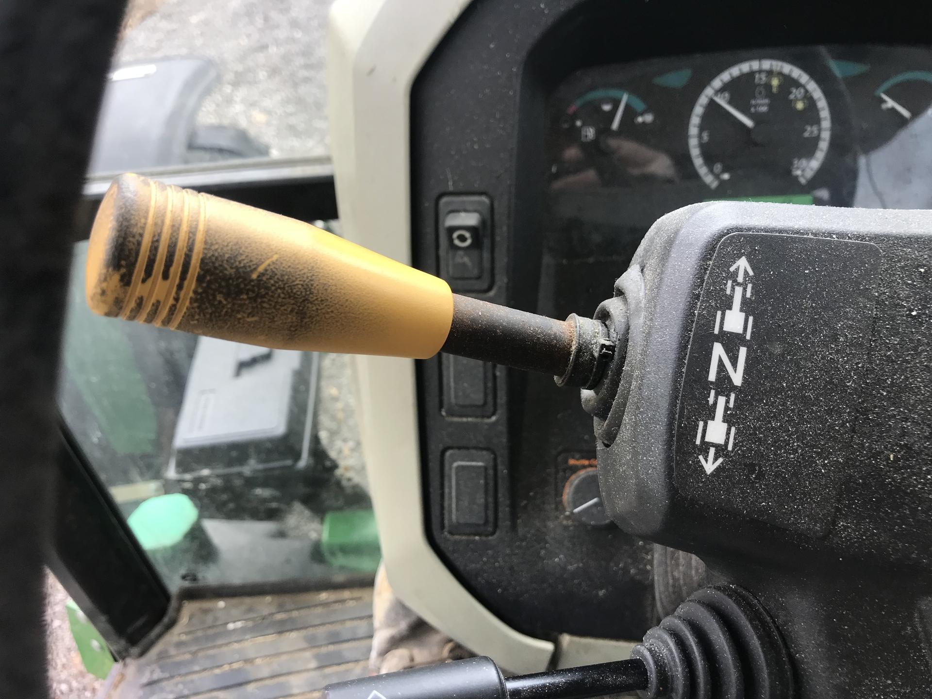 2014 John Deere 5115M Image