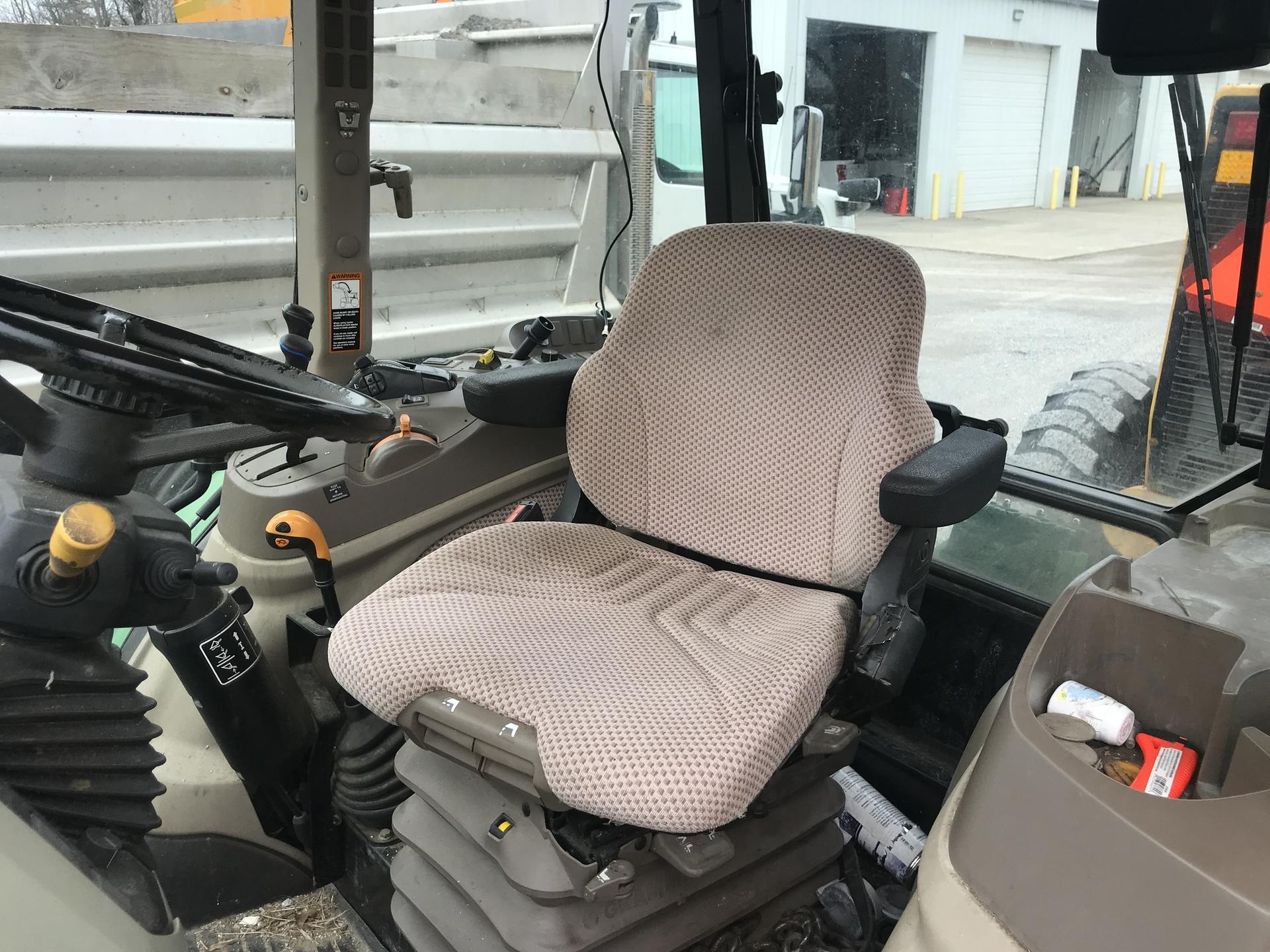 2014 John Deere 5115M Image