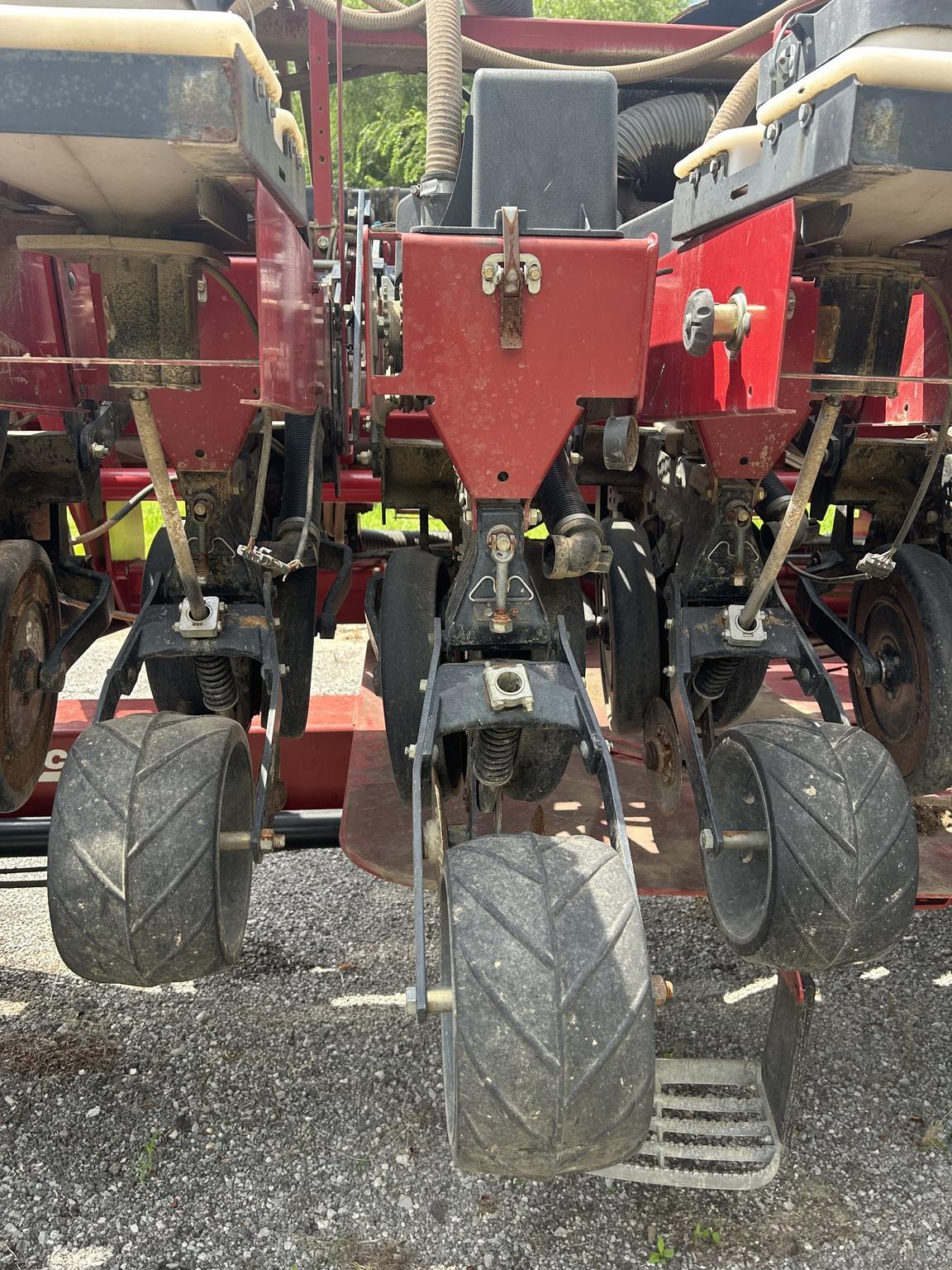 2005 Case IH 1200 Image