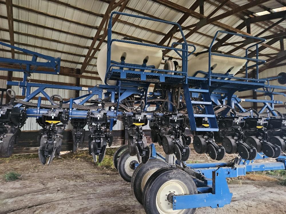 2021 Kinze 3605 Image