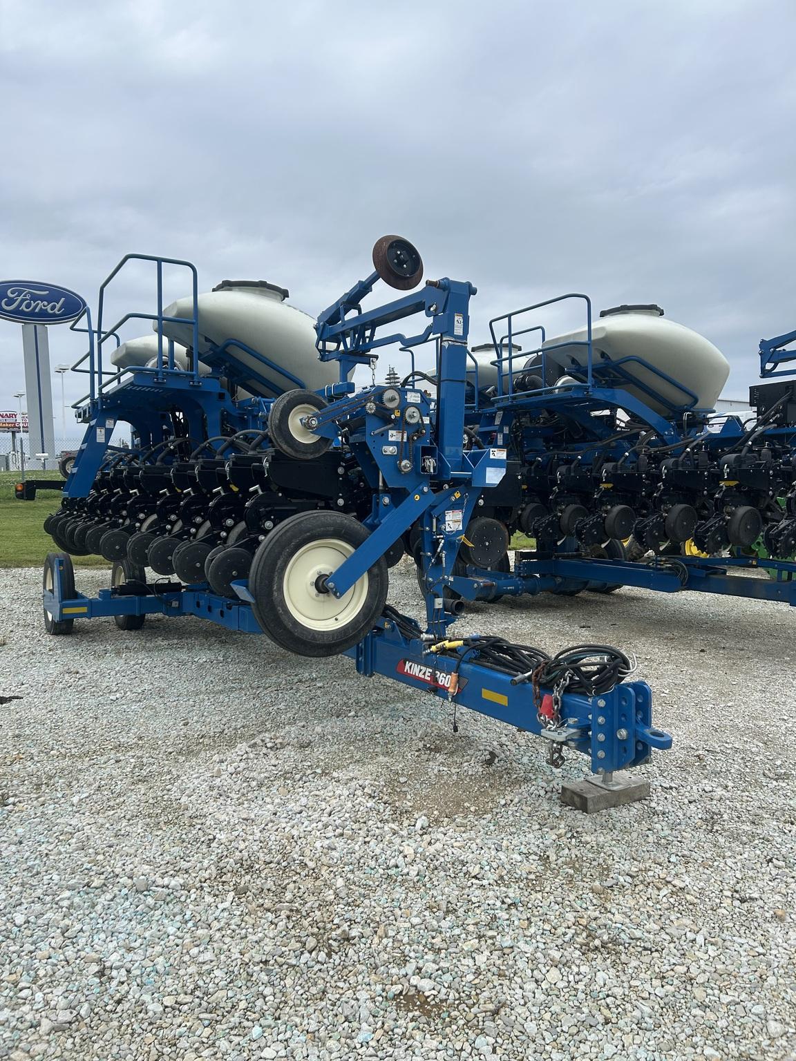 2021 Kinze 3605 Image