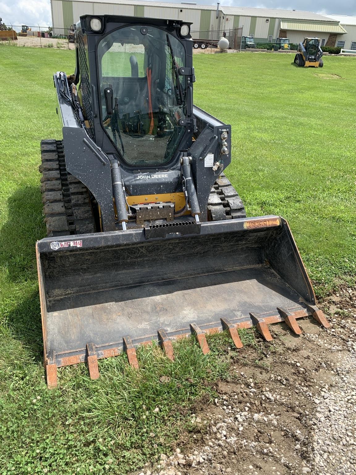 2022 John Deere 325G Image